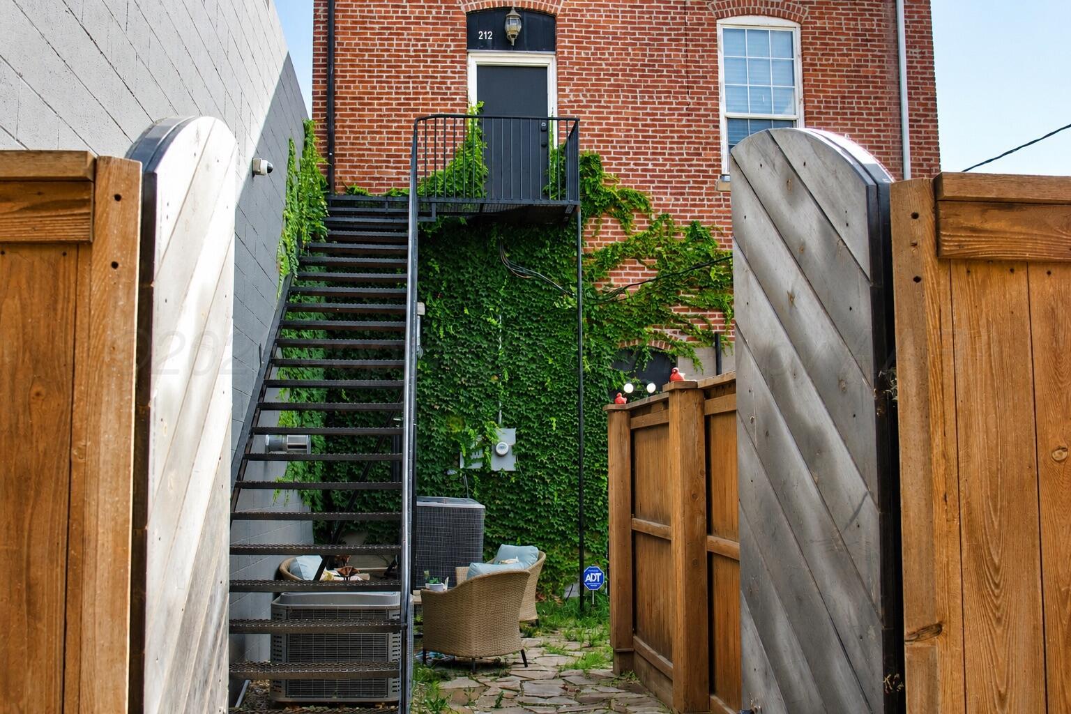 212 N. Main Street Property Photo 1