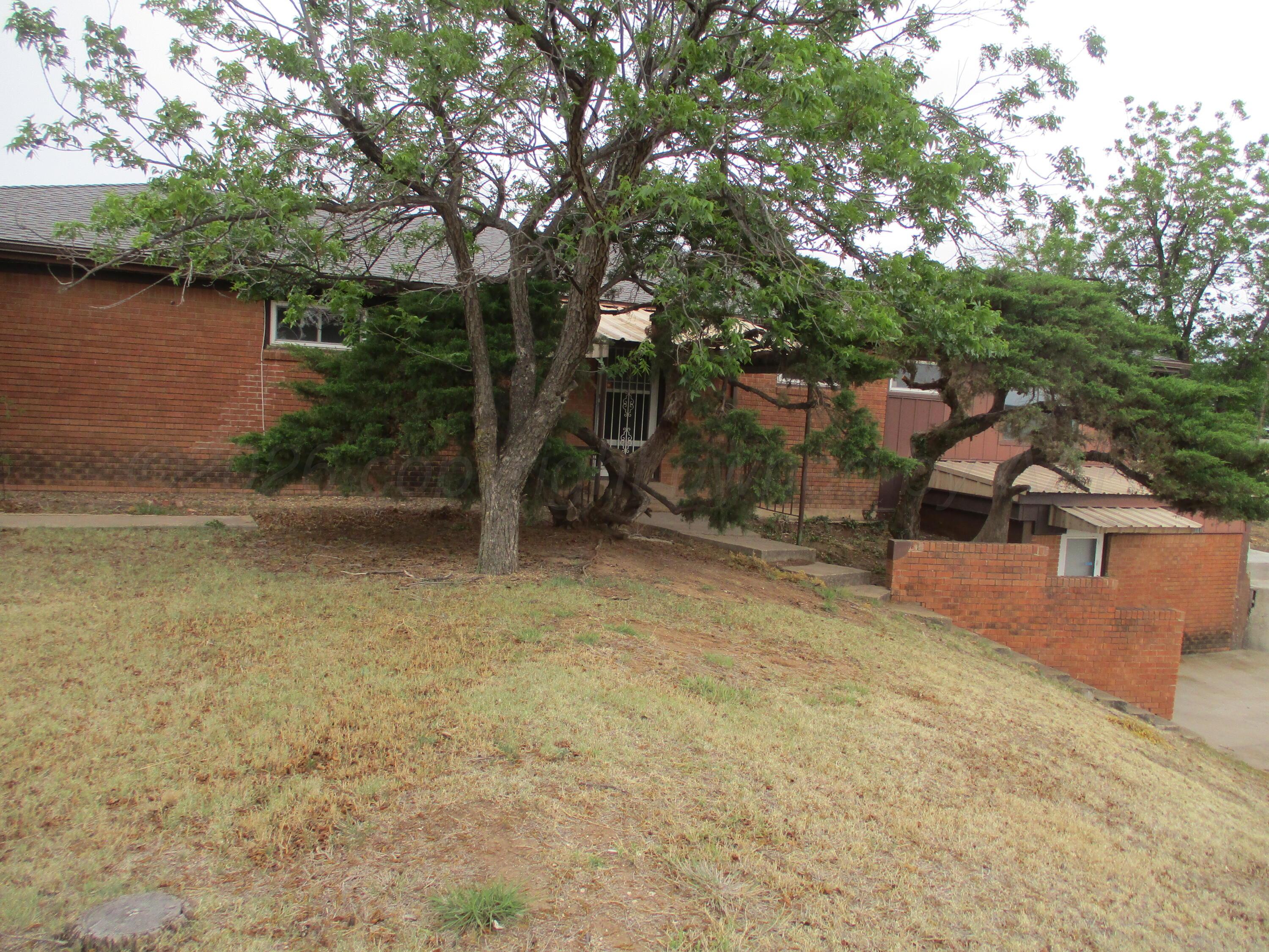 1200 E HARVESTER Avenue Property Photo 1