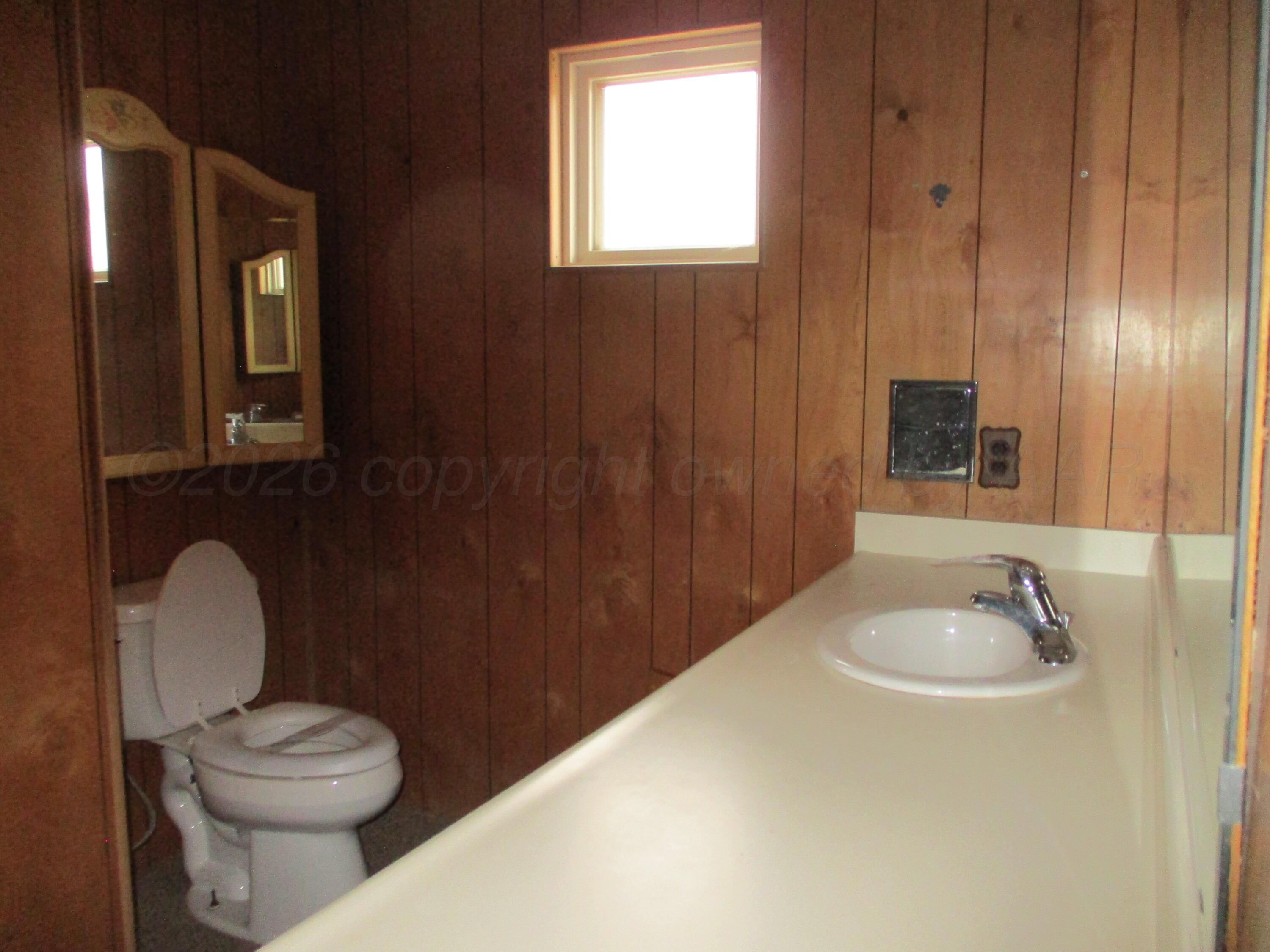 1200 E Harvester Avenue Property Photo 9