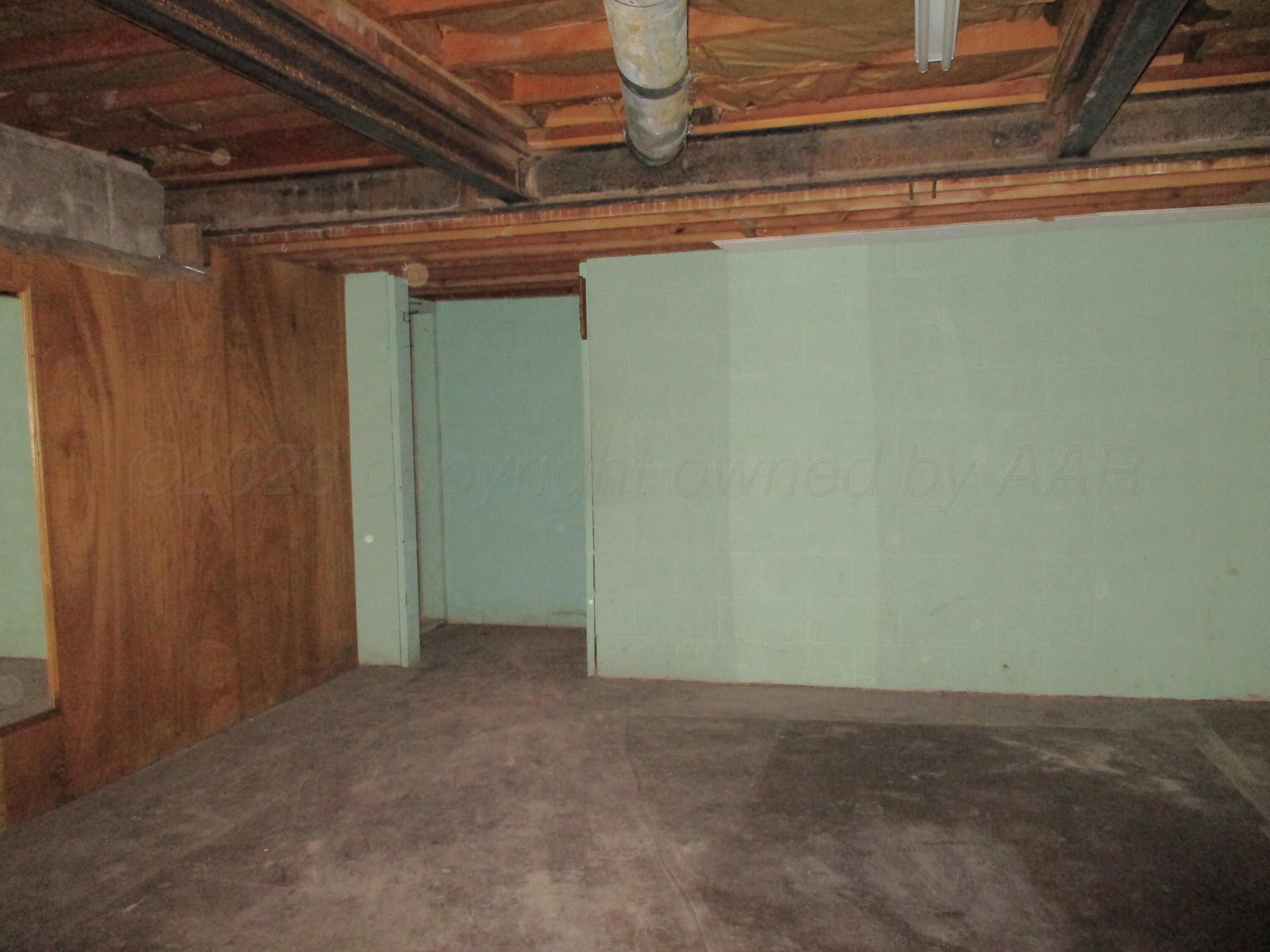 1200 E Harvester Avenue Property Photo 12