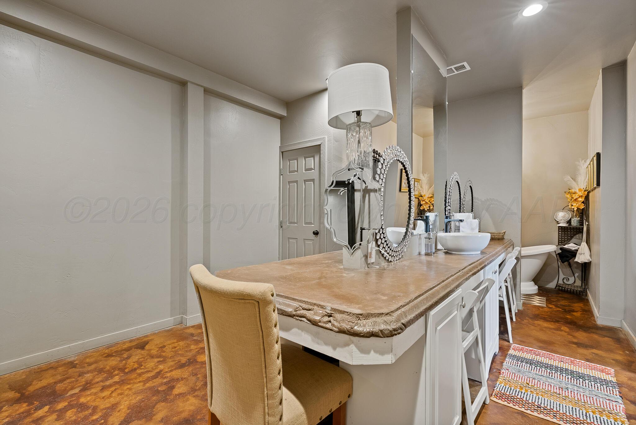 19000 Spirit Loop Property Photo 72