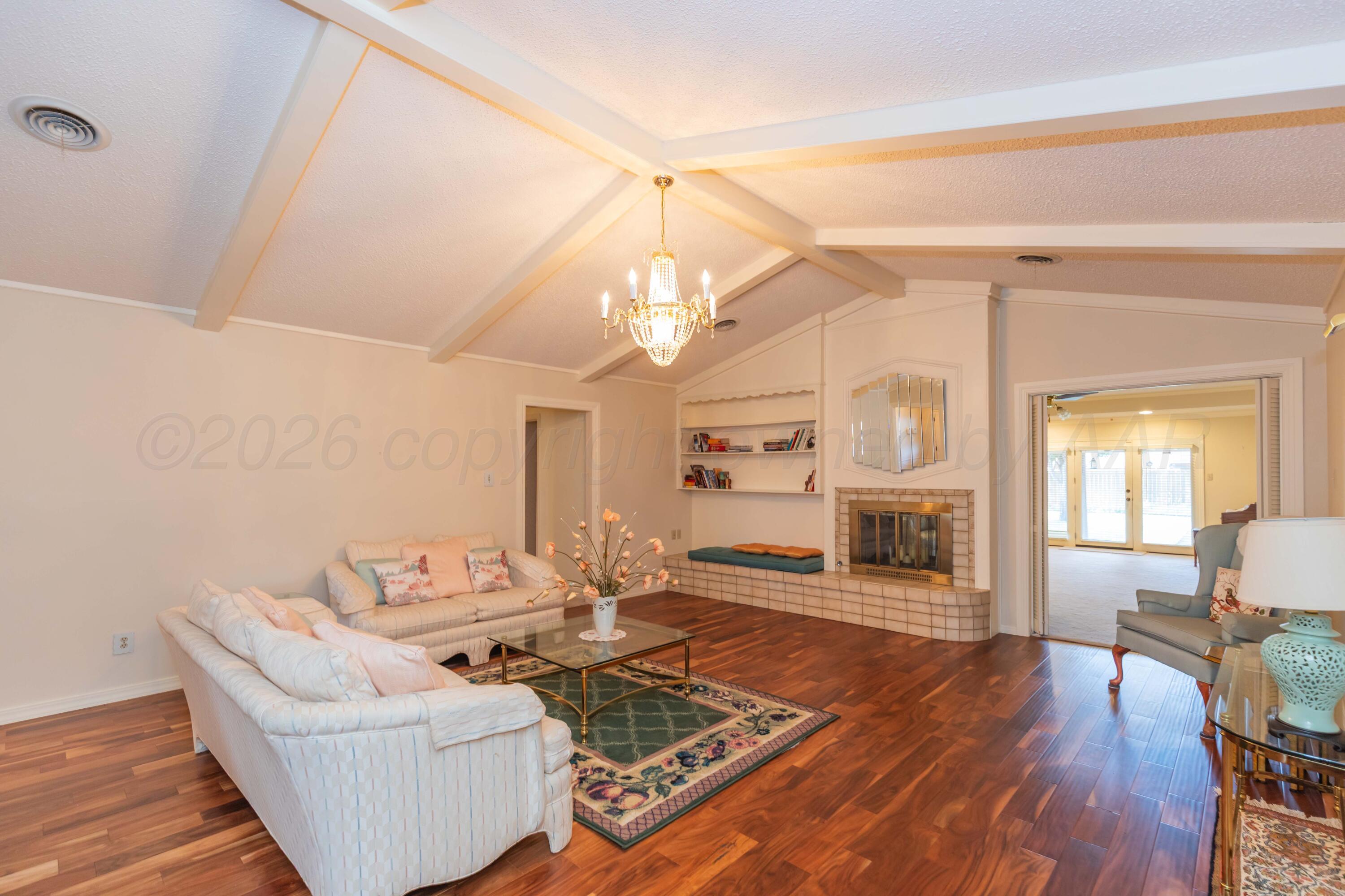 2300 Duncan Street Property Photo 8