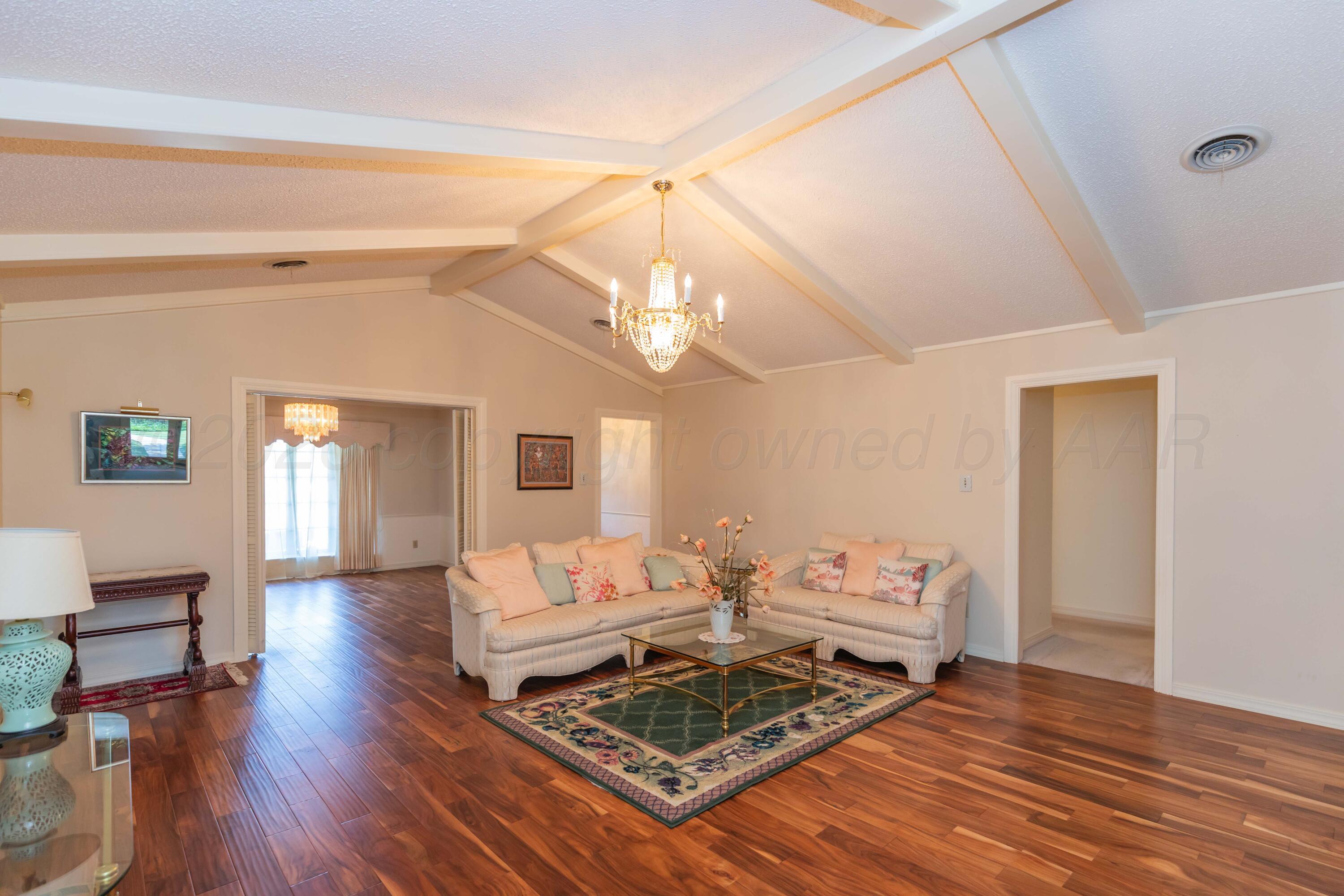 2300 Duncan Street Property Photo 9