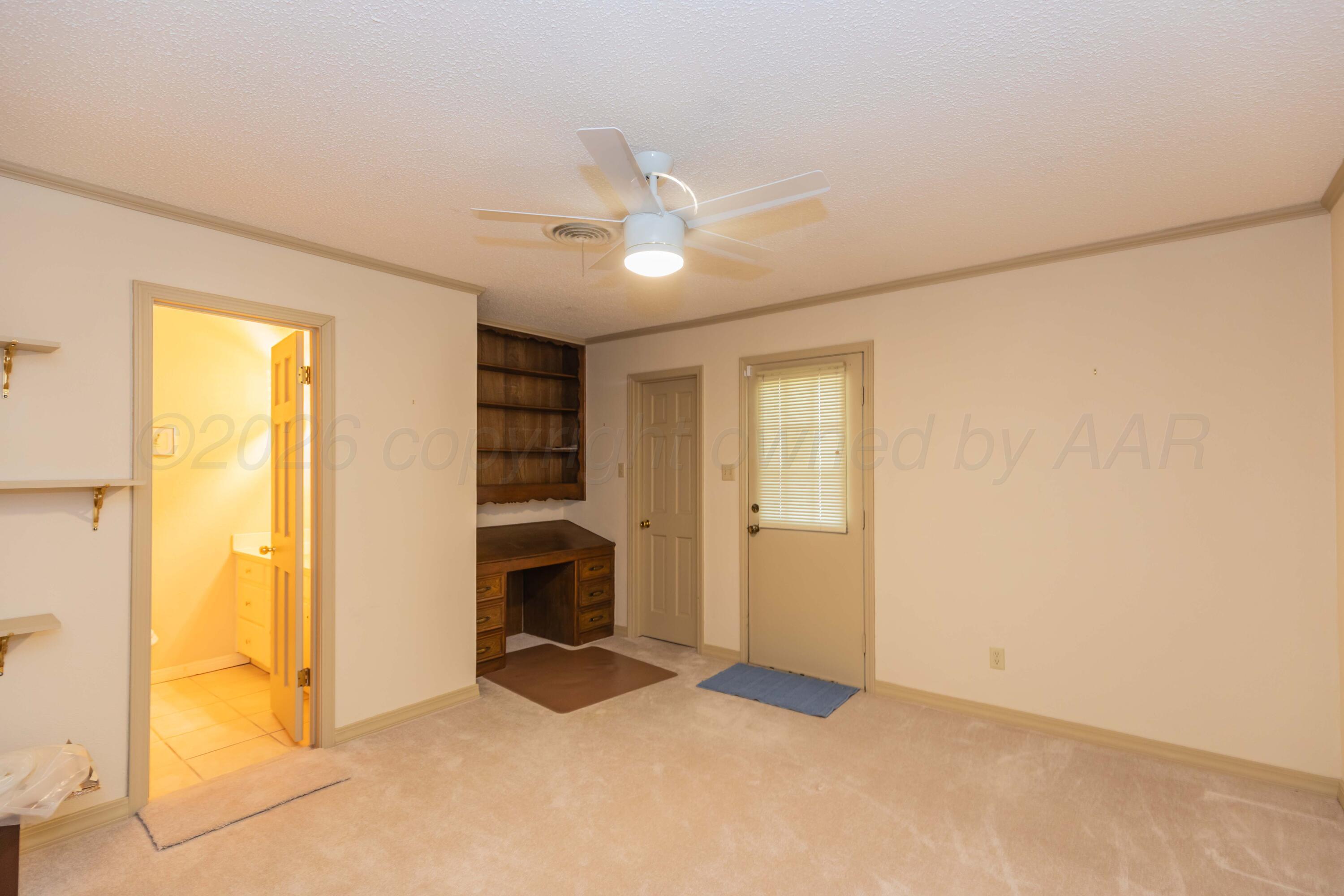 2300 Duncan Street Property Photo 41