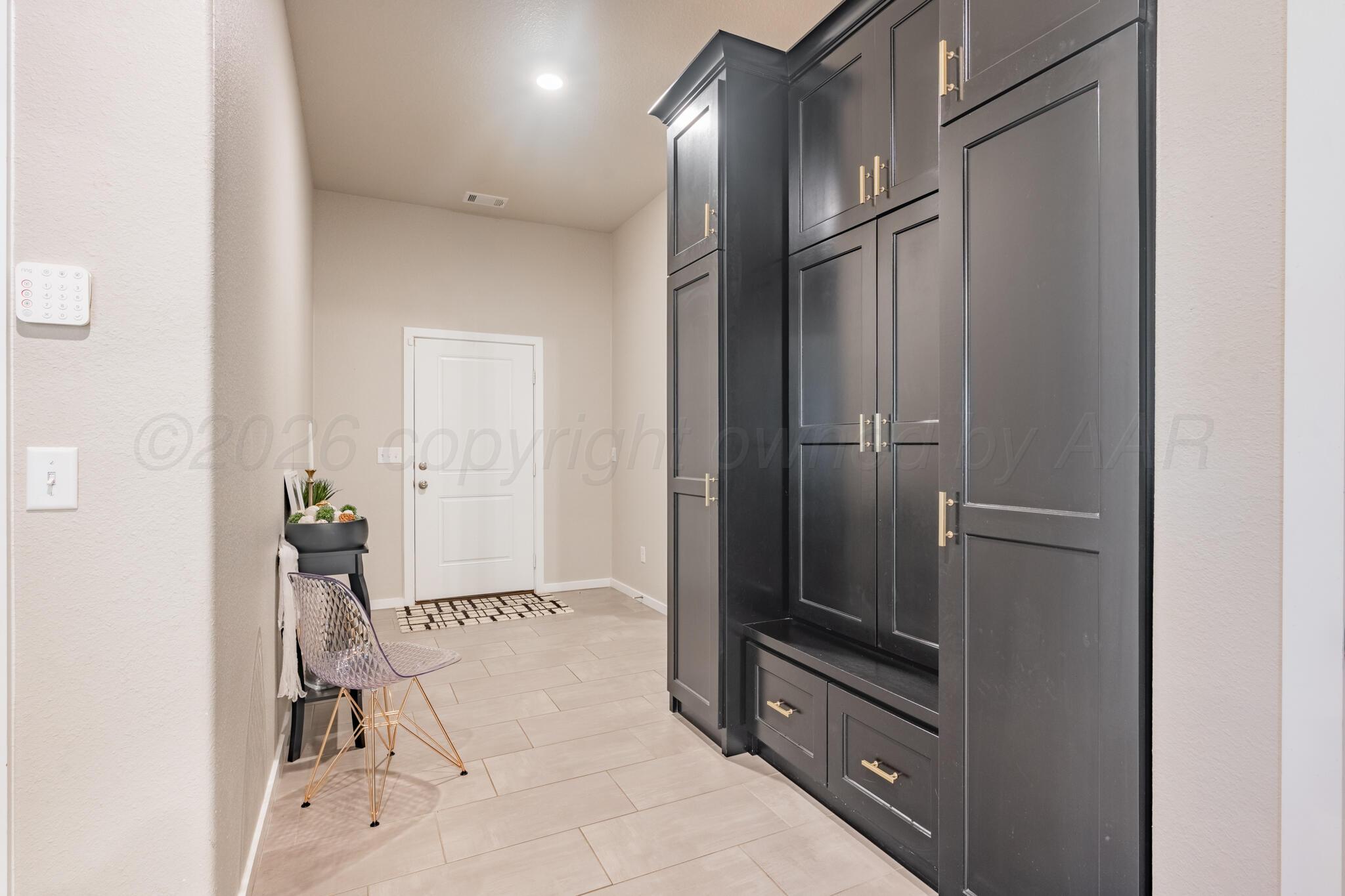 9207 Lexford Property Photo 3