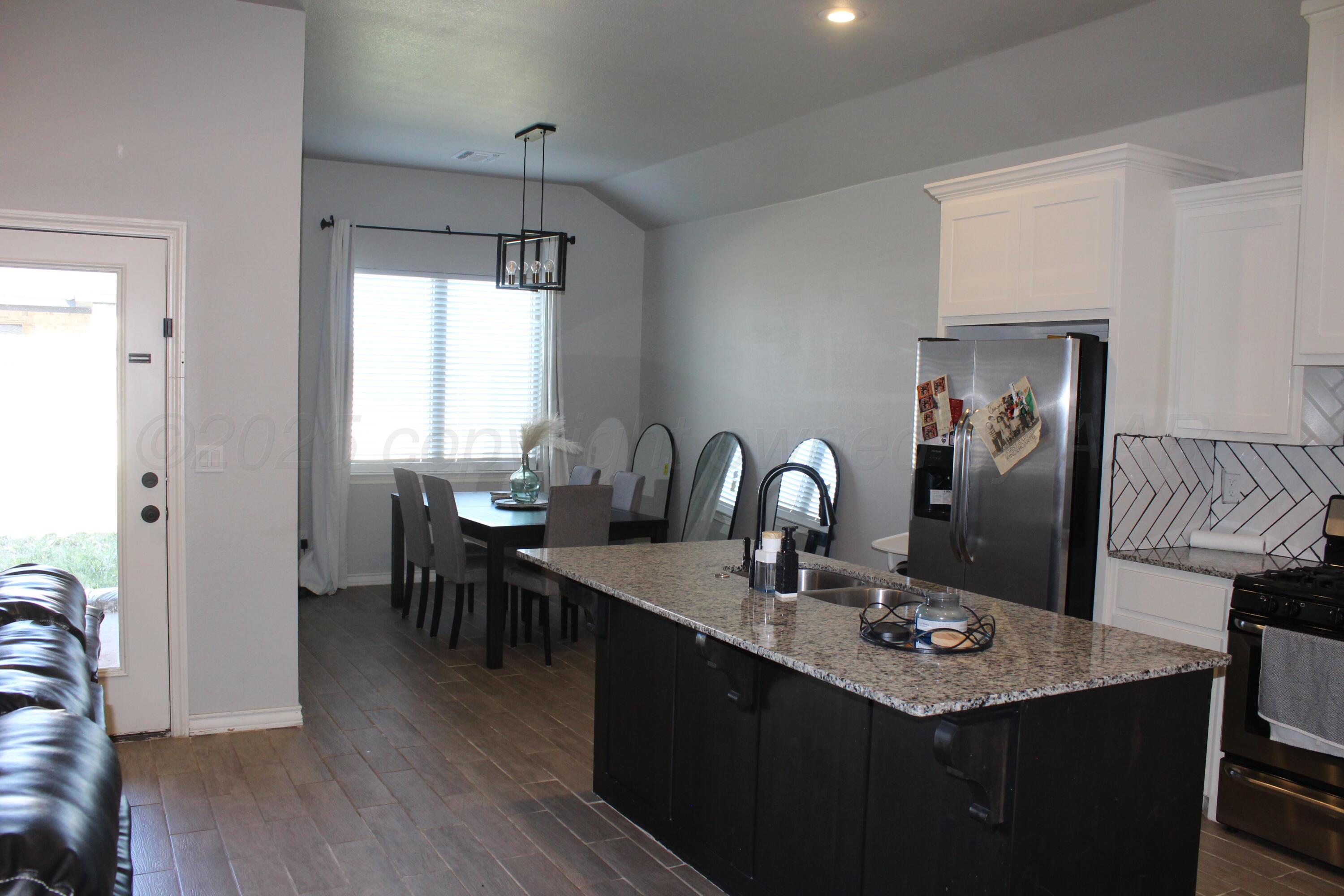 1123 Estacado Street Property Photo 4