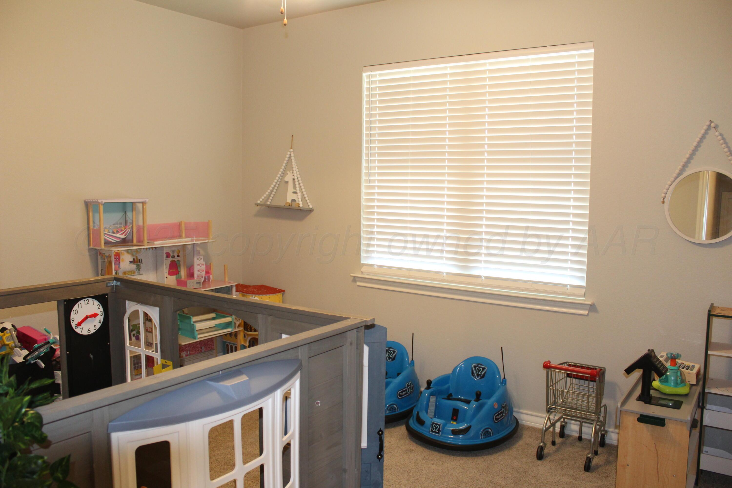 1123 Estacado Street Property Photo 9