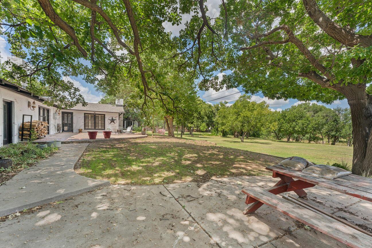 402 Linden Street Property Photo 90
