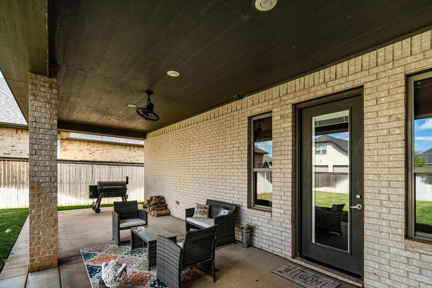 6404 Isabella Drive Property Photo 5