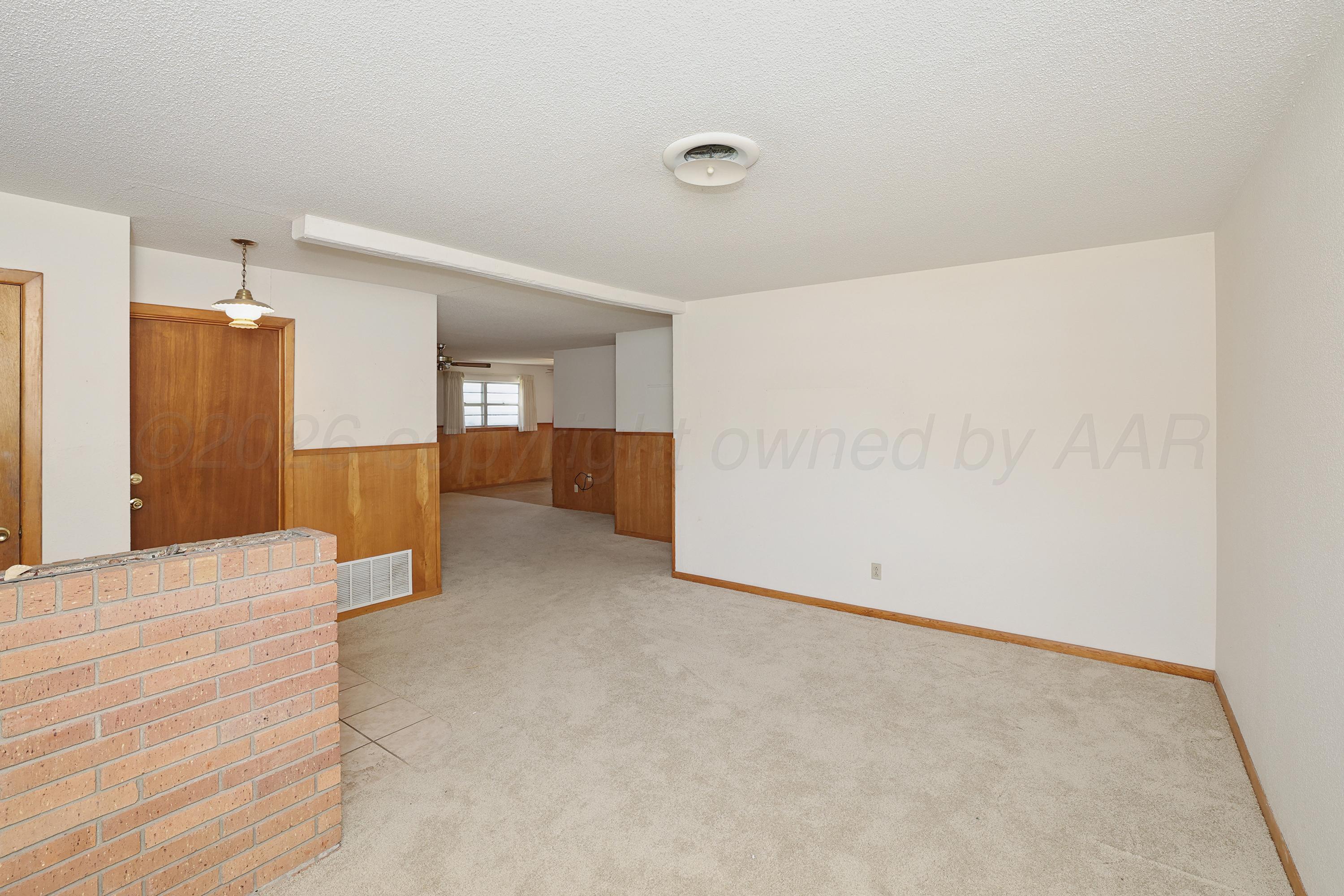 1537 Smiley Street Property Photo 4
