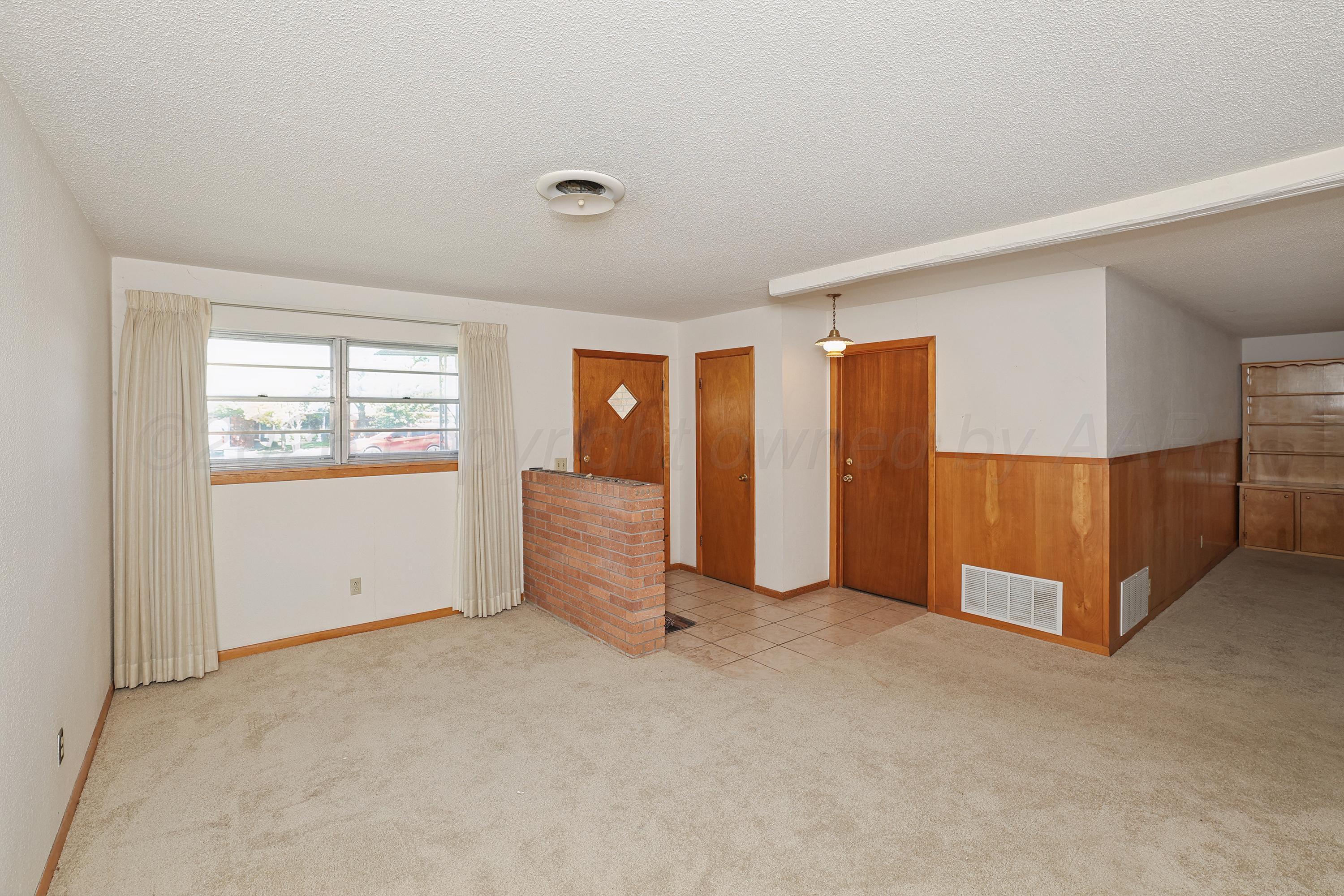 1537 Smiley Street Property Photo 6
