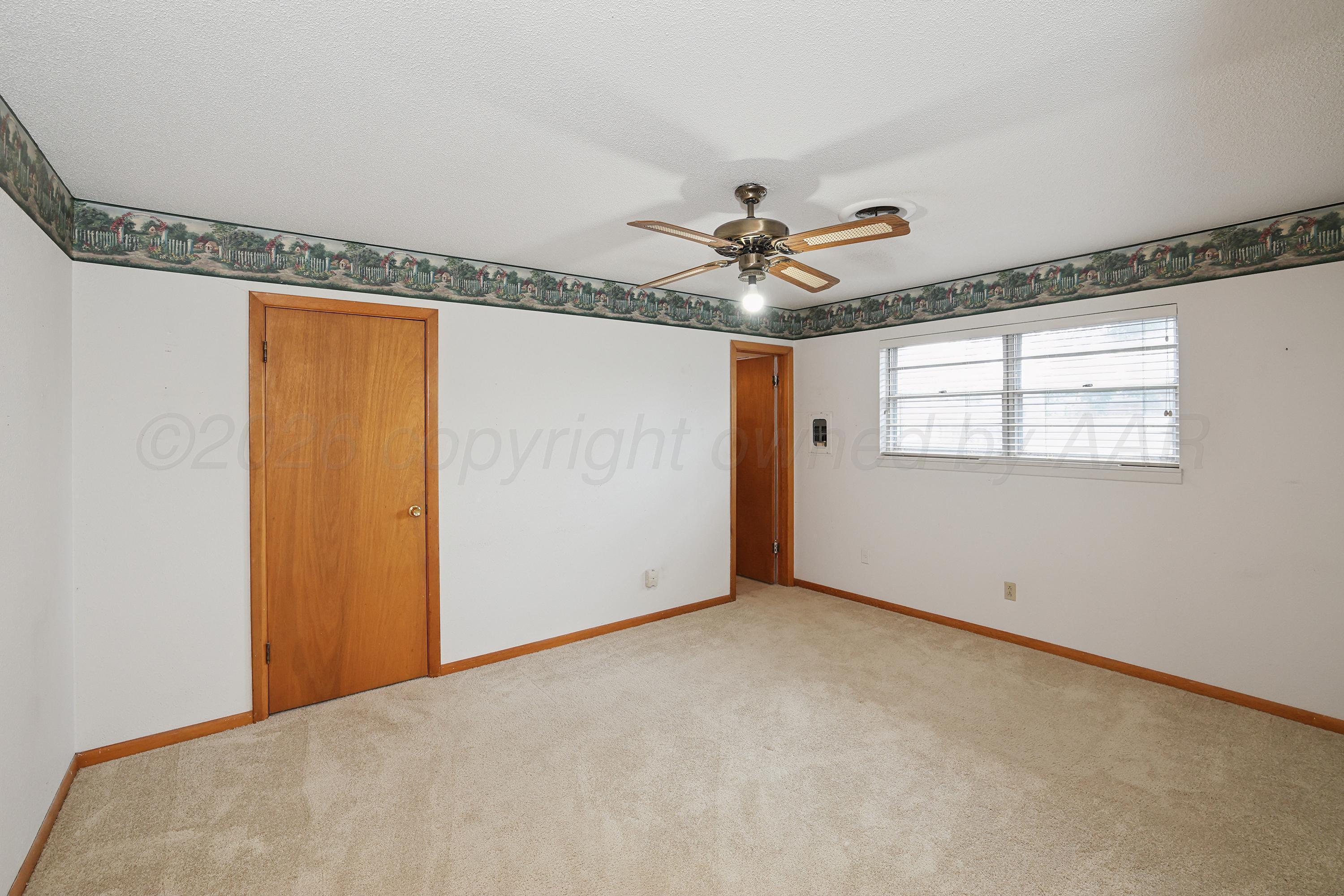 1537 Smiley Street Property Photo 11