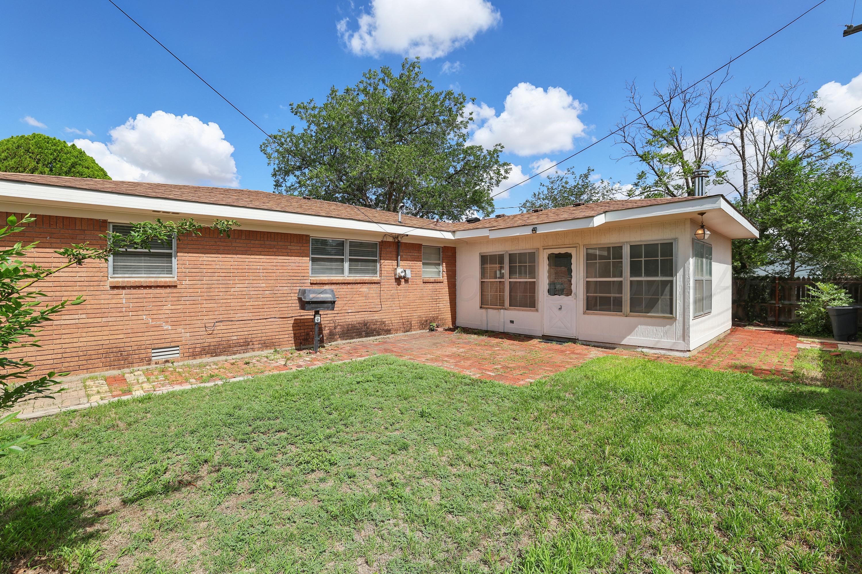 1537 Smiley Street Property Photo 20