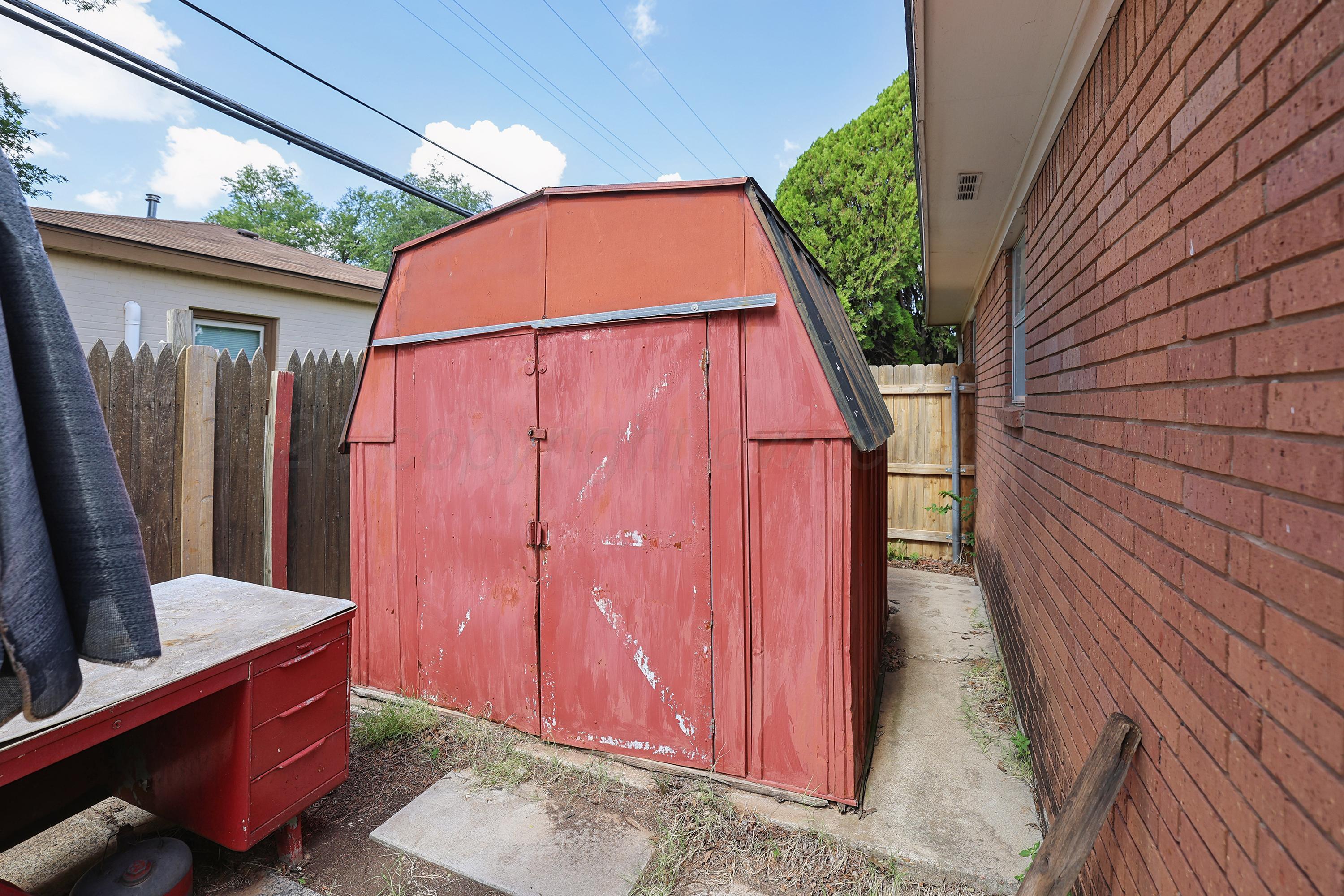 1537 Smiley Street Property Photo 21
