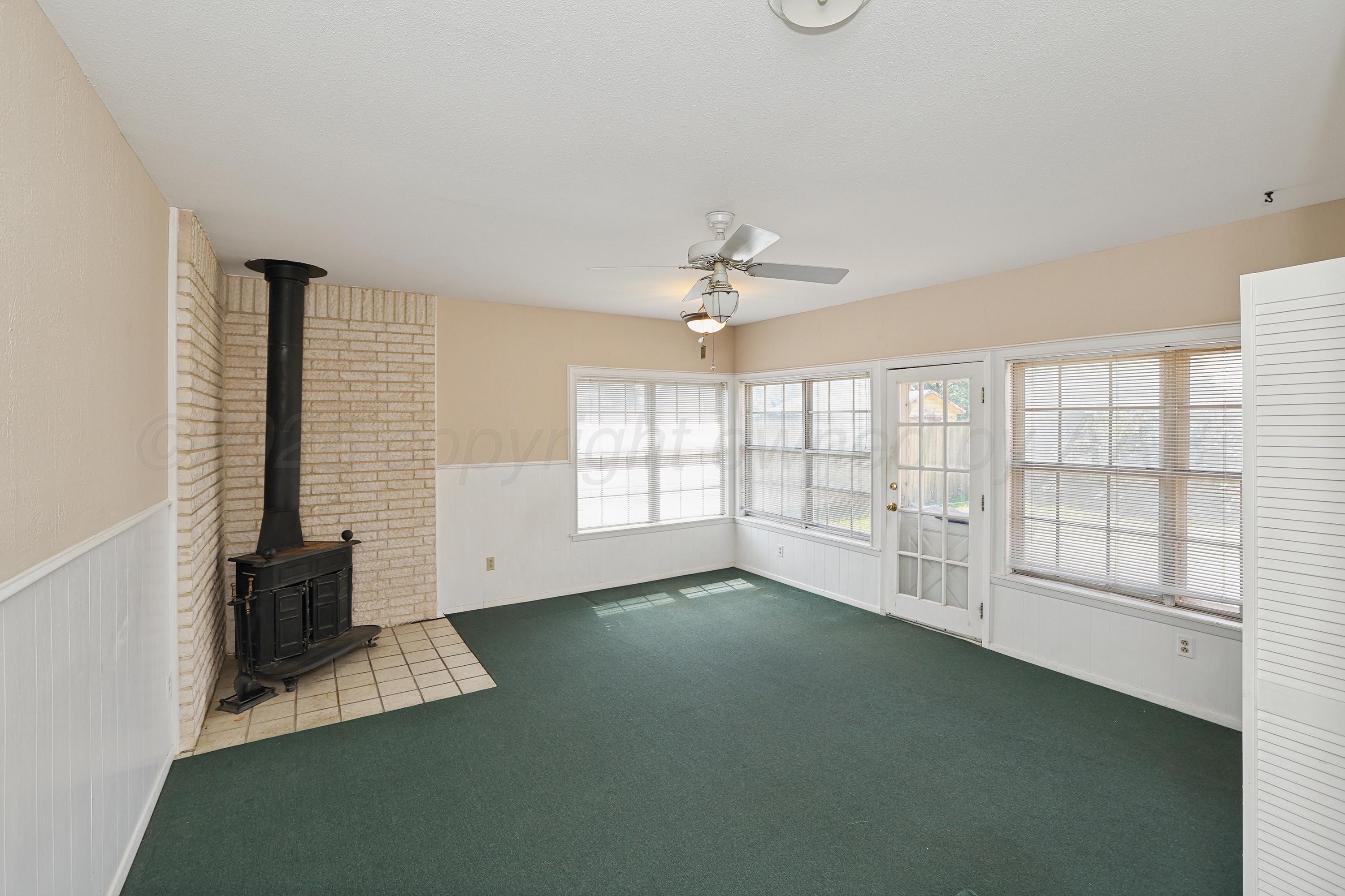 1537 Smiley Street Property Photo 22