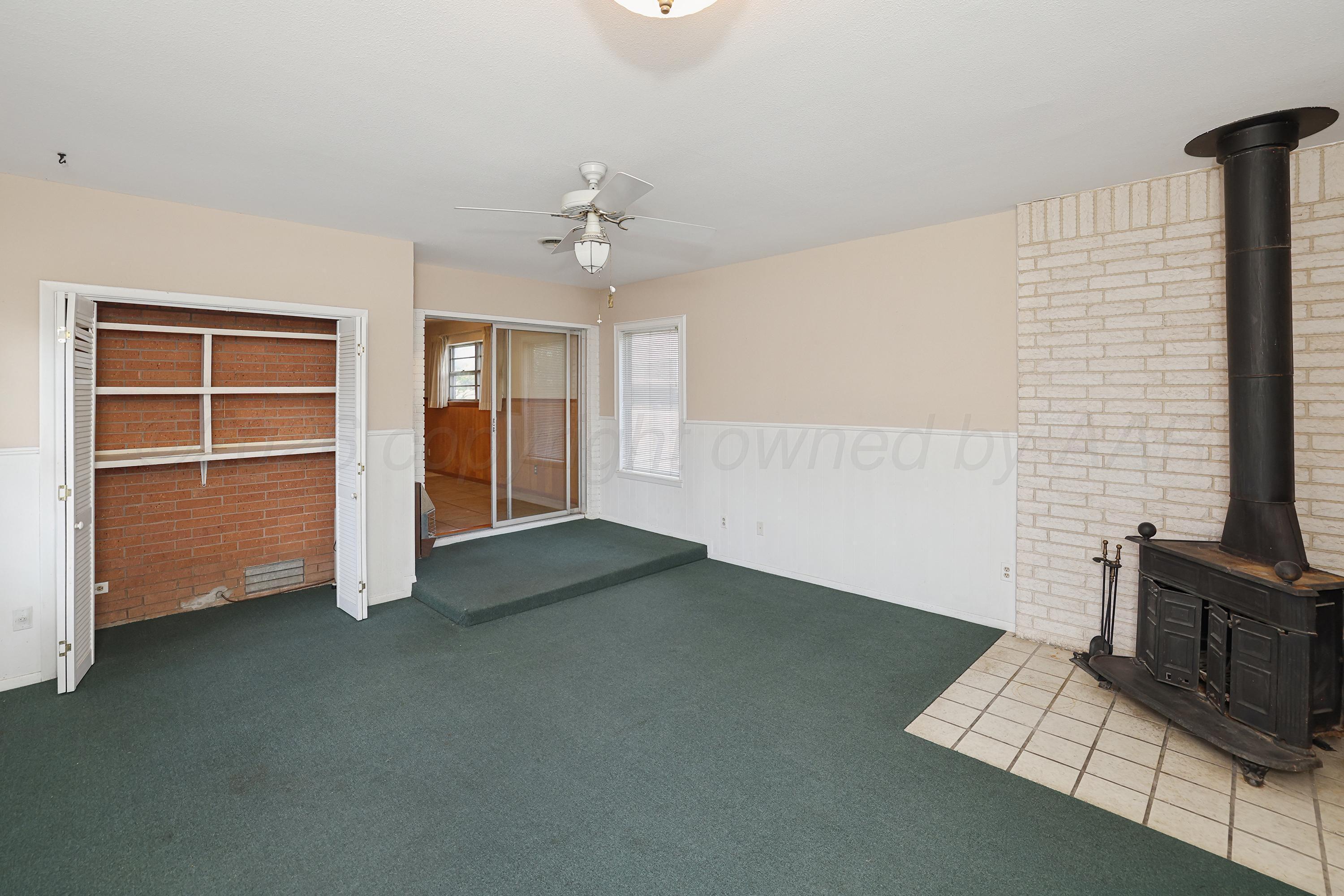 1537 Smiley Street Property Photo 23