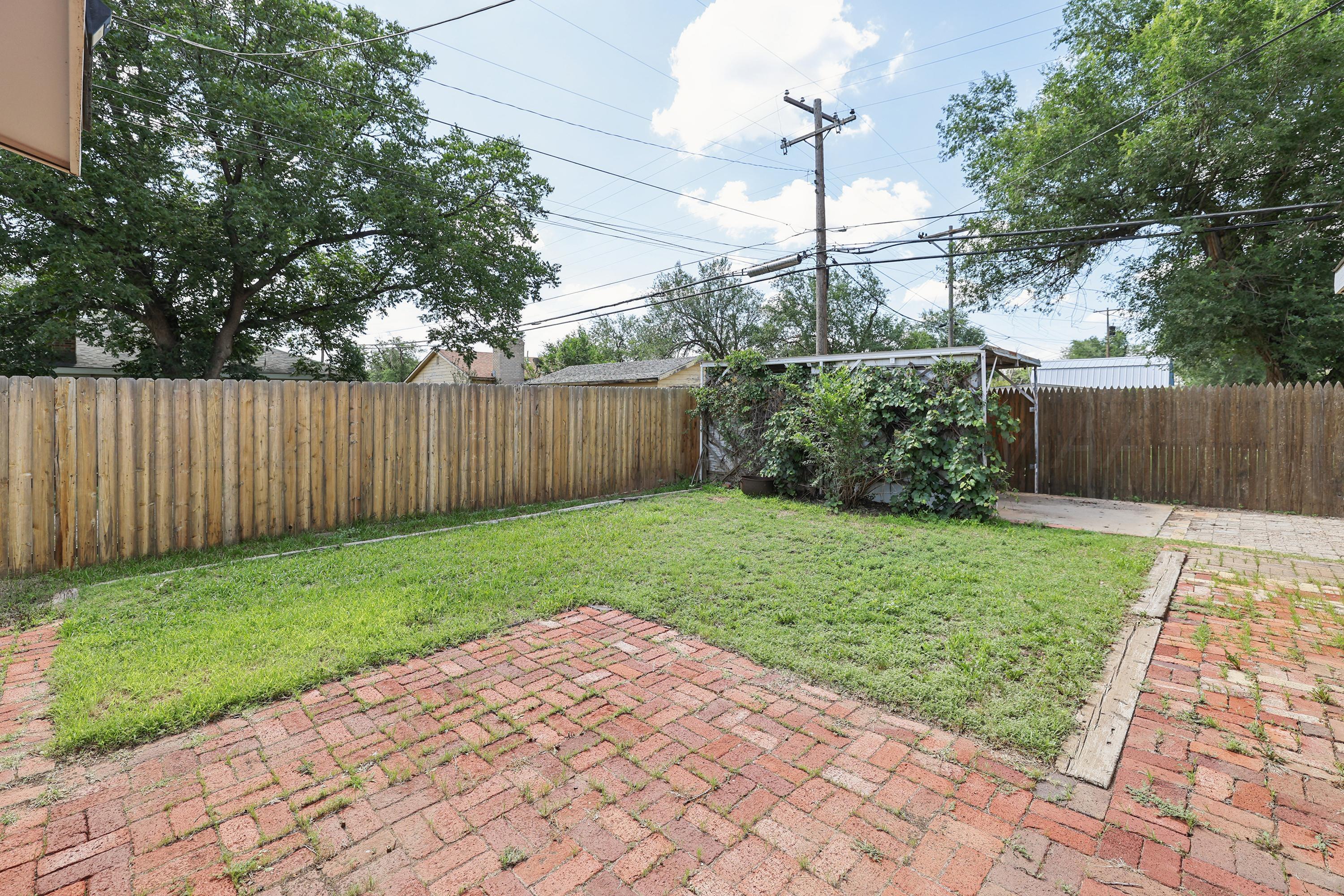 1537 Smiley Street Property Photo 26