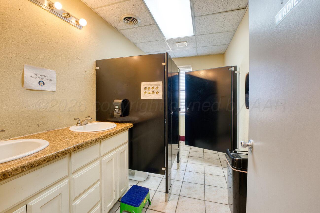 2009 N Marrs Street Property Photo 33