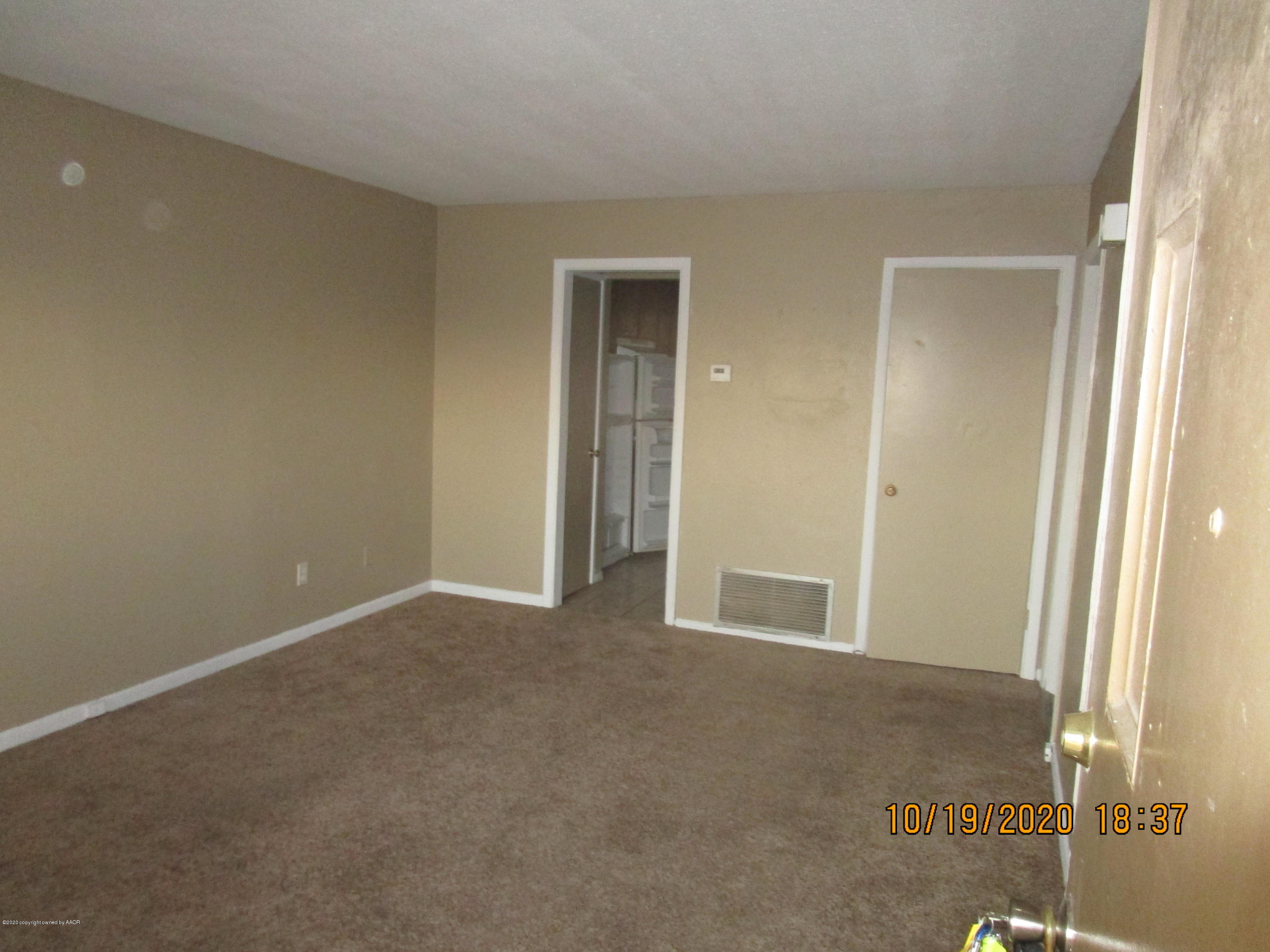 700 S Mcgee Street Property Photo 2