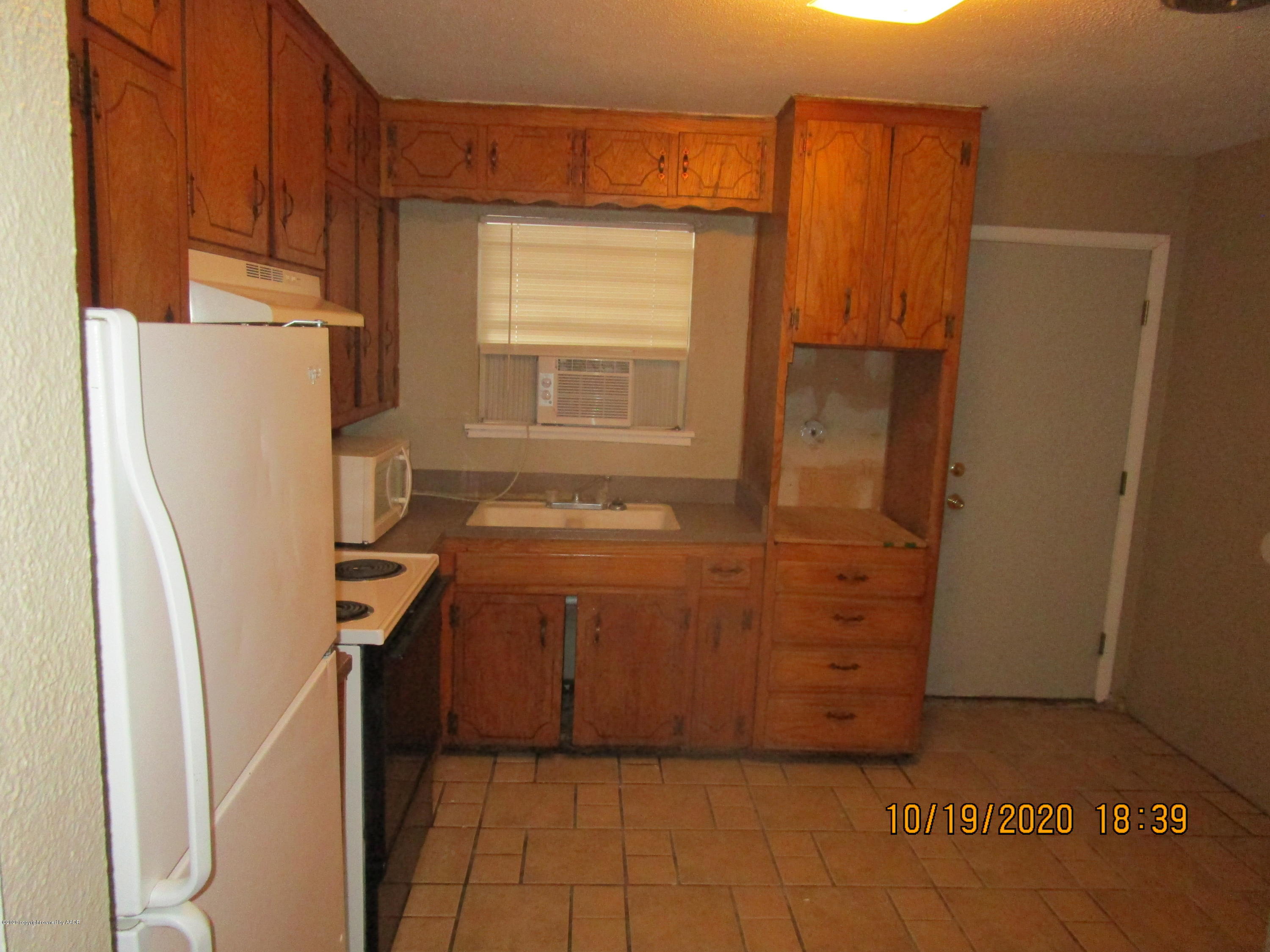 700 S Mcgee Street Property Photo 3