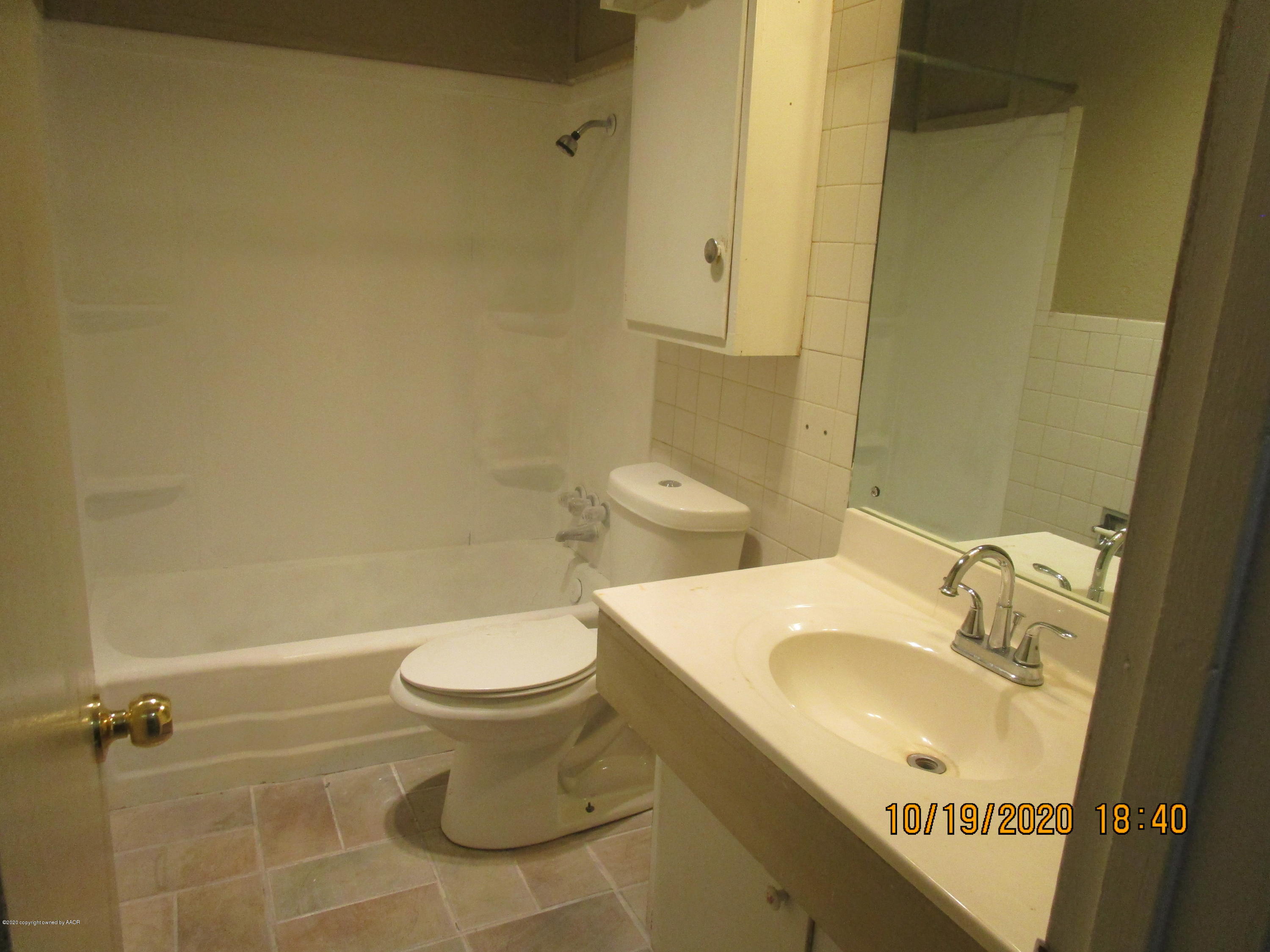 700 S Mcgee Street Property Photo 5