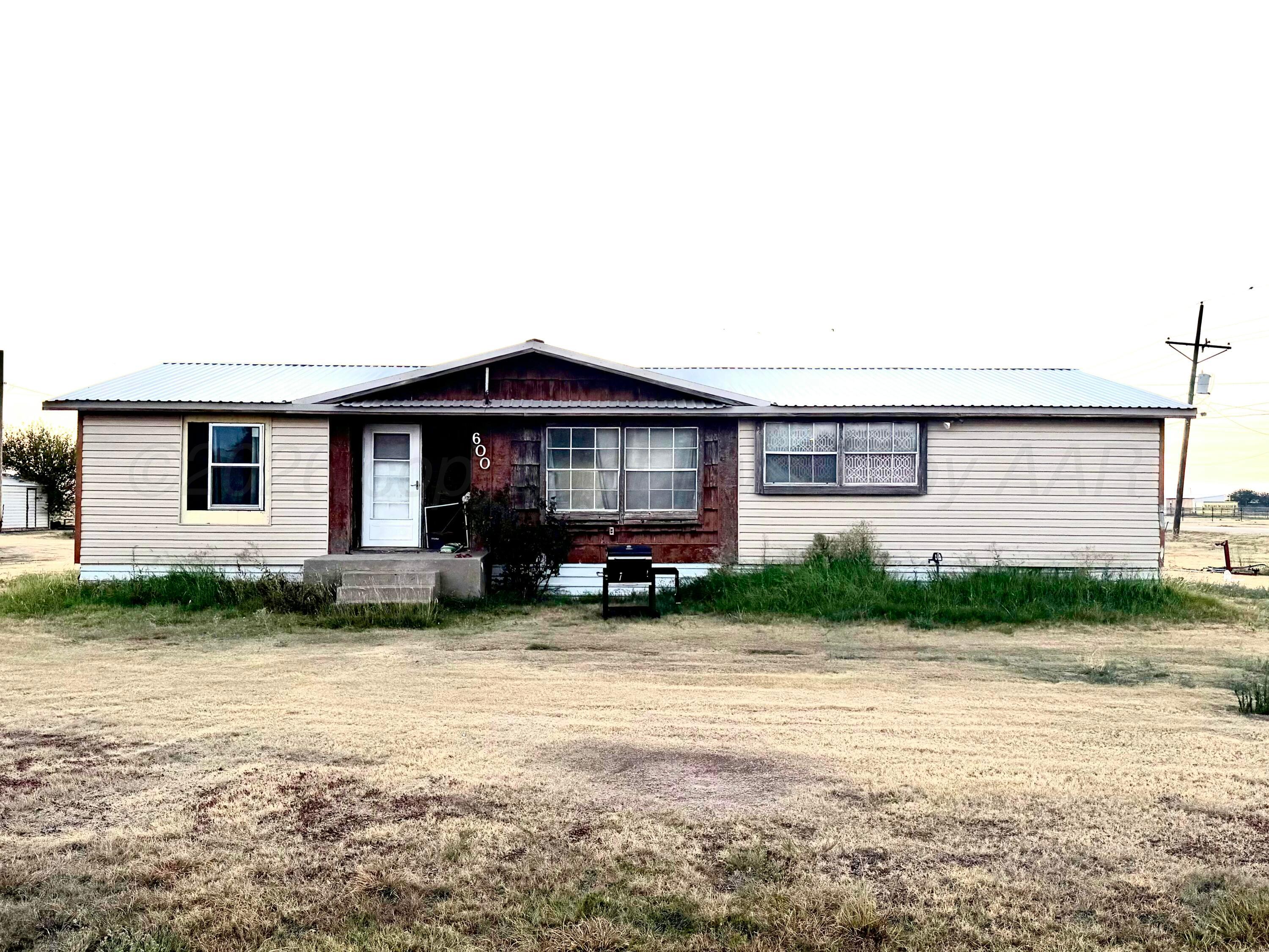 600 Chester Avenue Property Photo 1