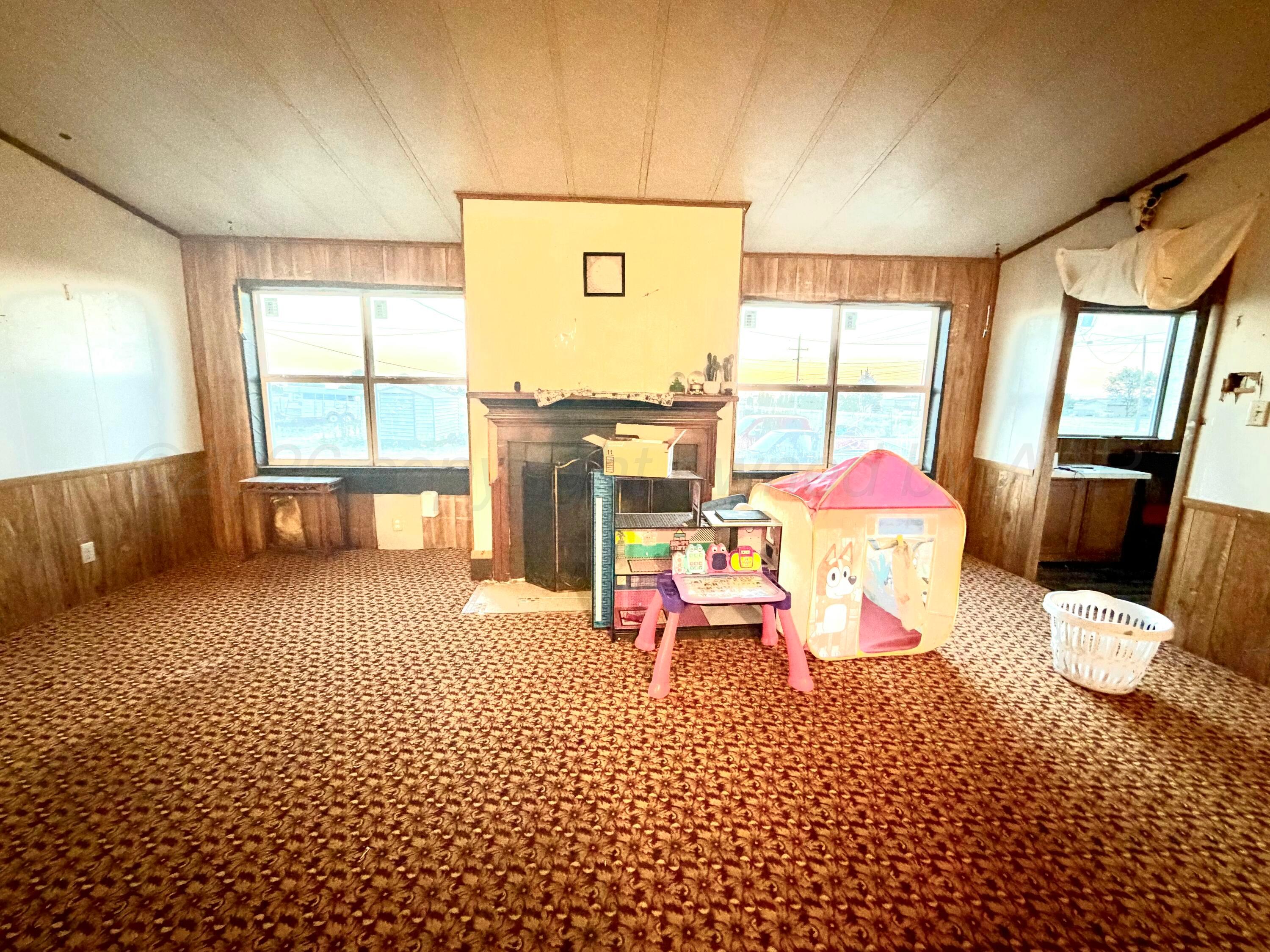 600 Chester Avenue Property Photo 3