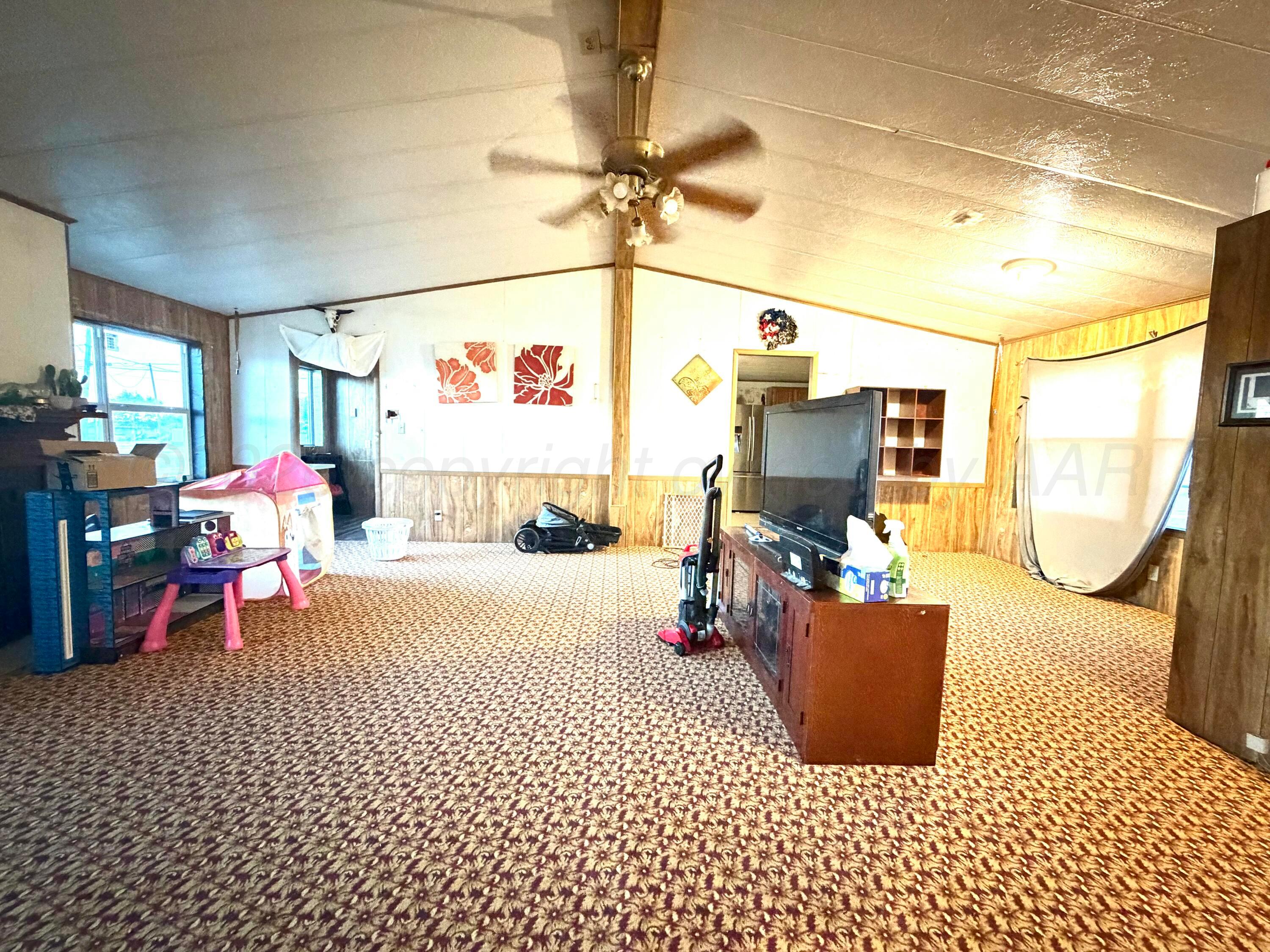 600 Chester Avenue Property Photo 5