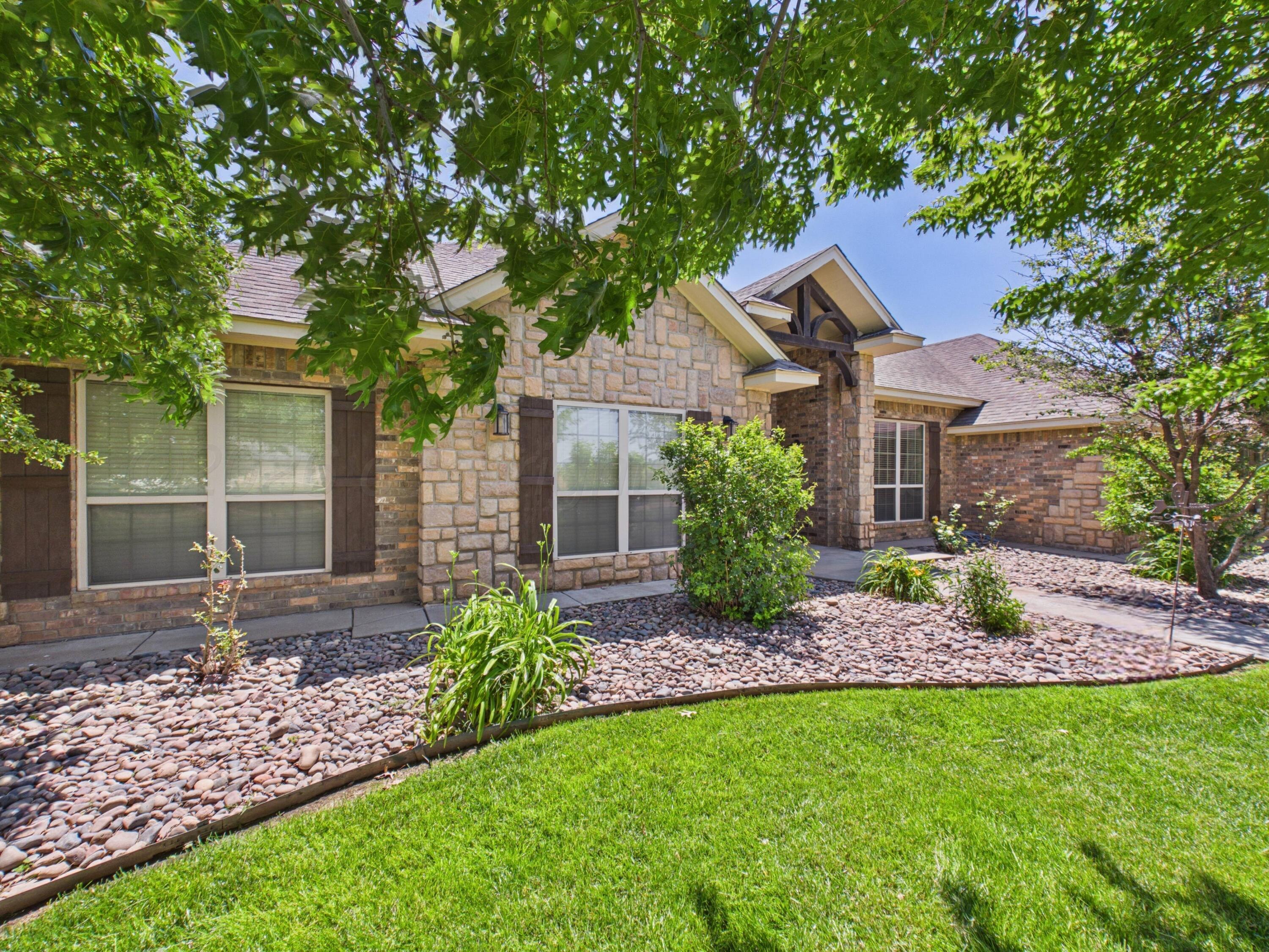 9151 Bridle Trails Drive Property Photo 2