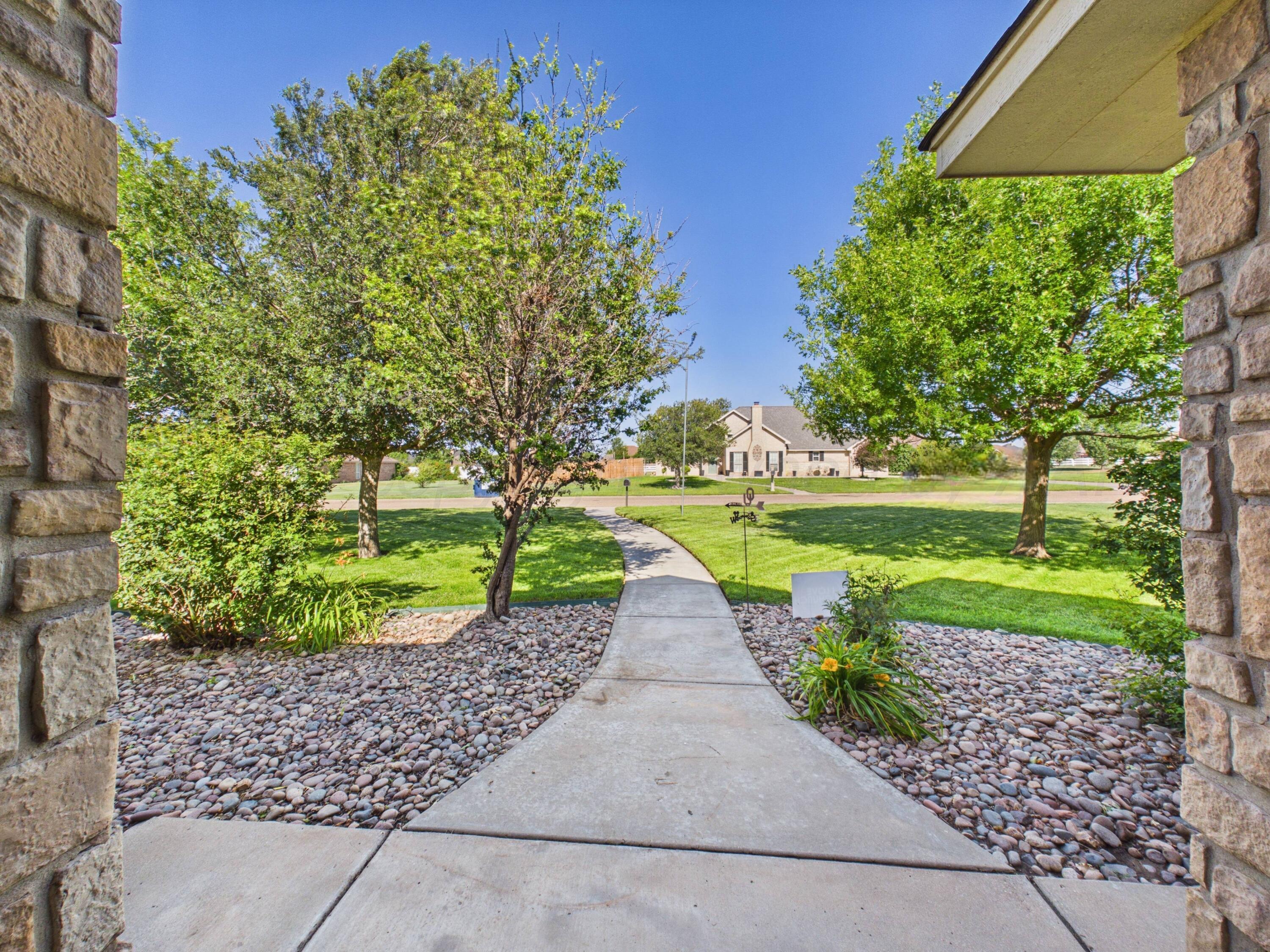 9151 Bridle Trails Drive Property Photo 6