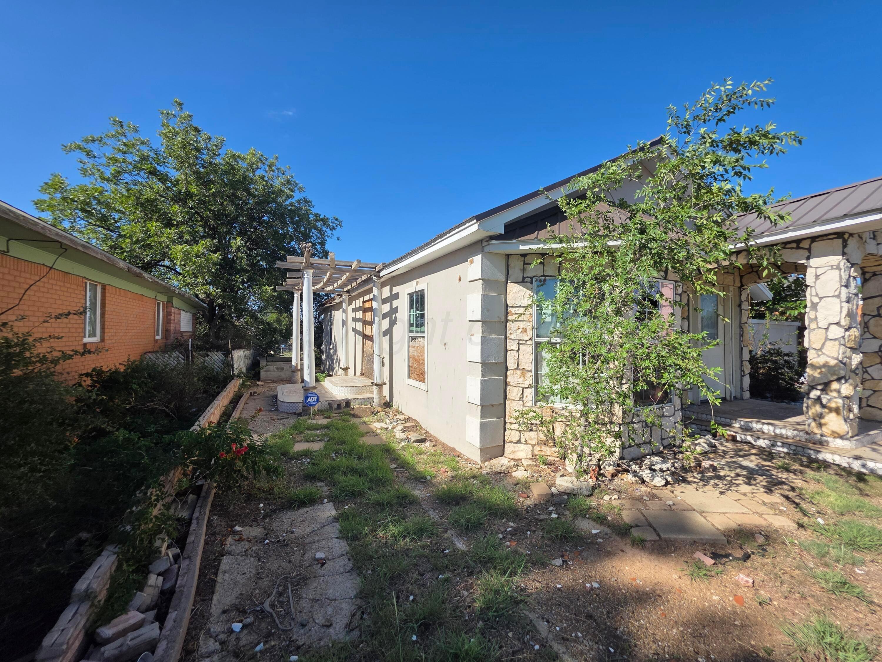 1303 Nw 12th Avenue Property Photo 2