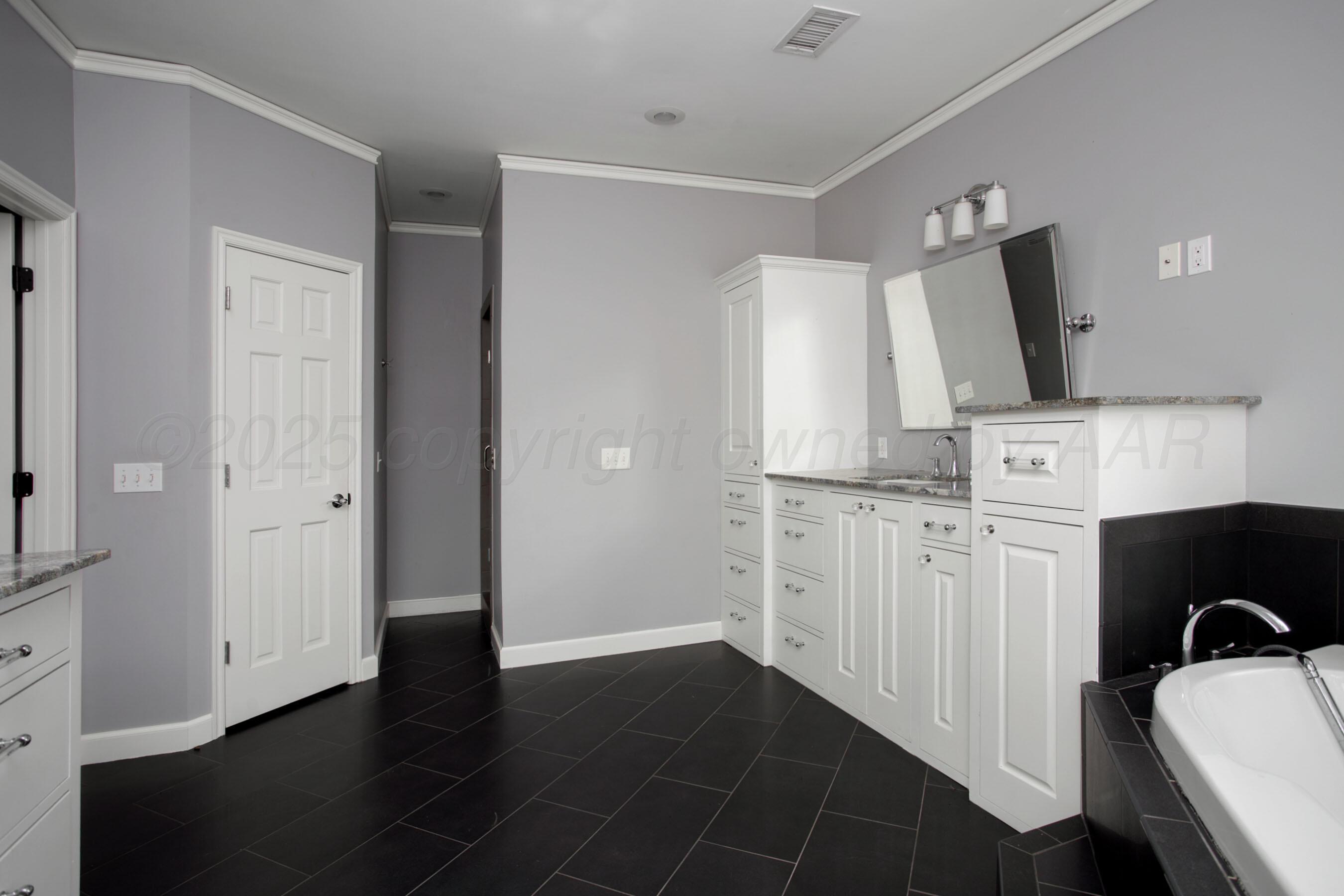 2205 S Julian Boulevard Property Photo 64