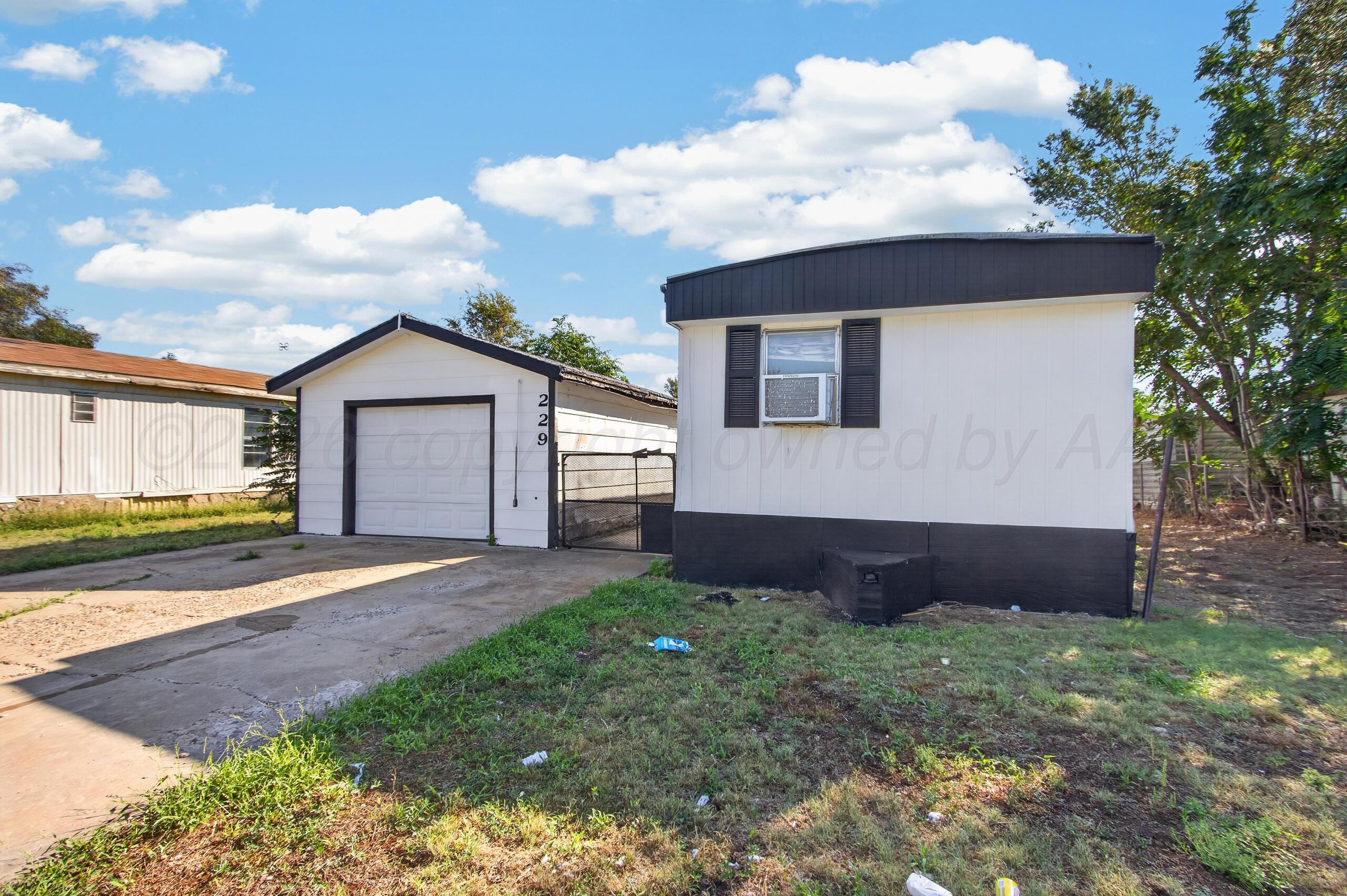 229 Canadian Street Property Photo 3