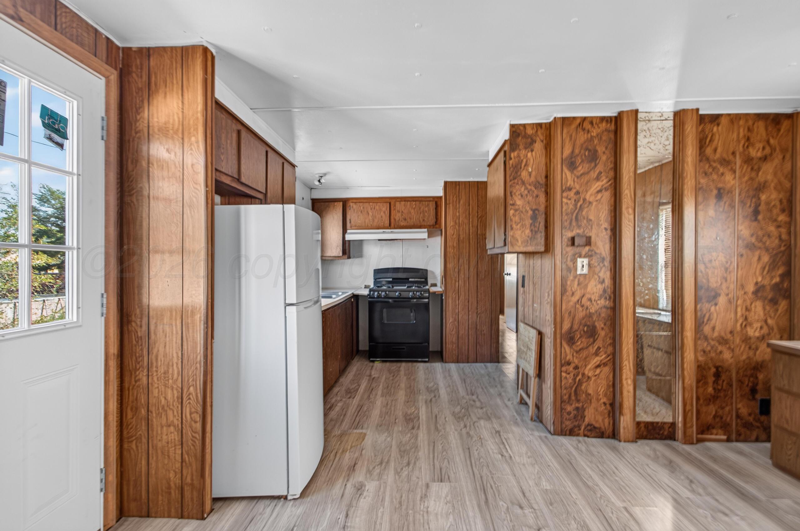 229 Canadian Street Property Photo 5