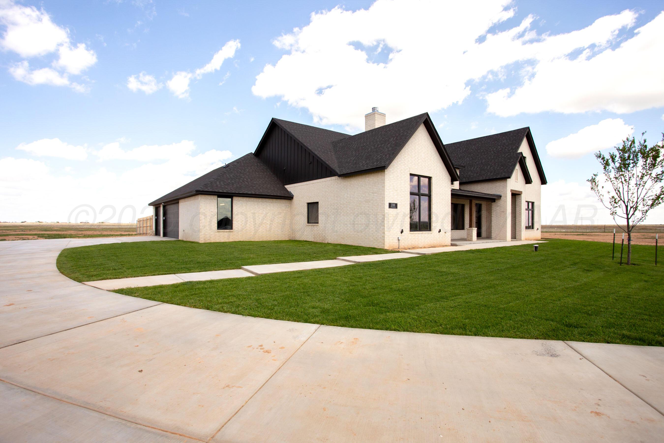 2300 Thunderhead Street Property Photo 3