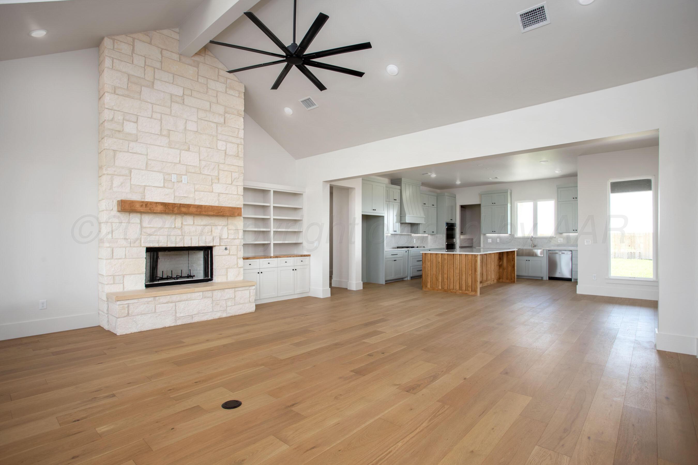 2300 Thunderhead Street Property Photo 4