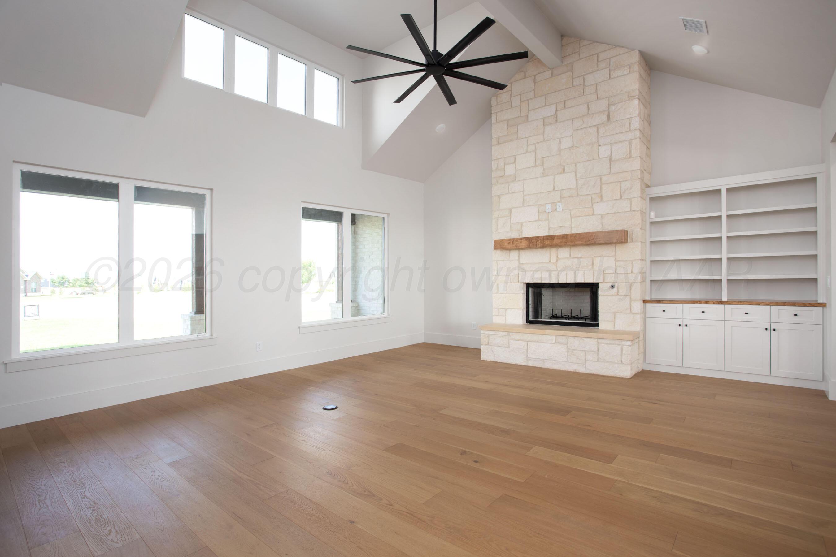 2300 Thunderhead Street Property Photo 5