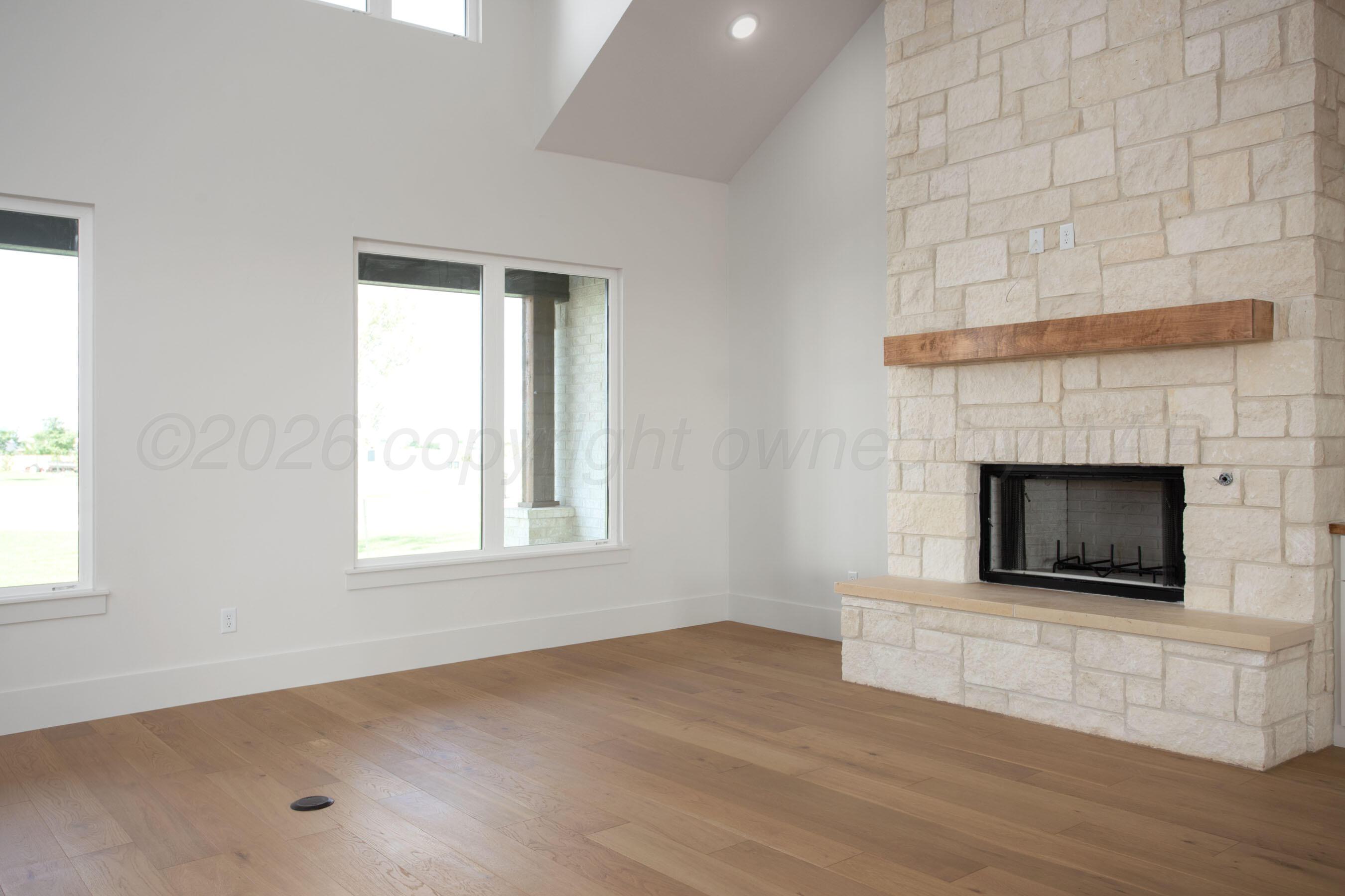 2300 Thunderhead Street Property Photo 6