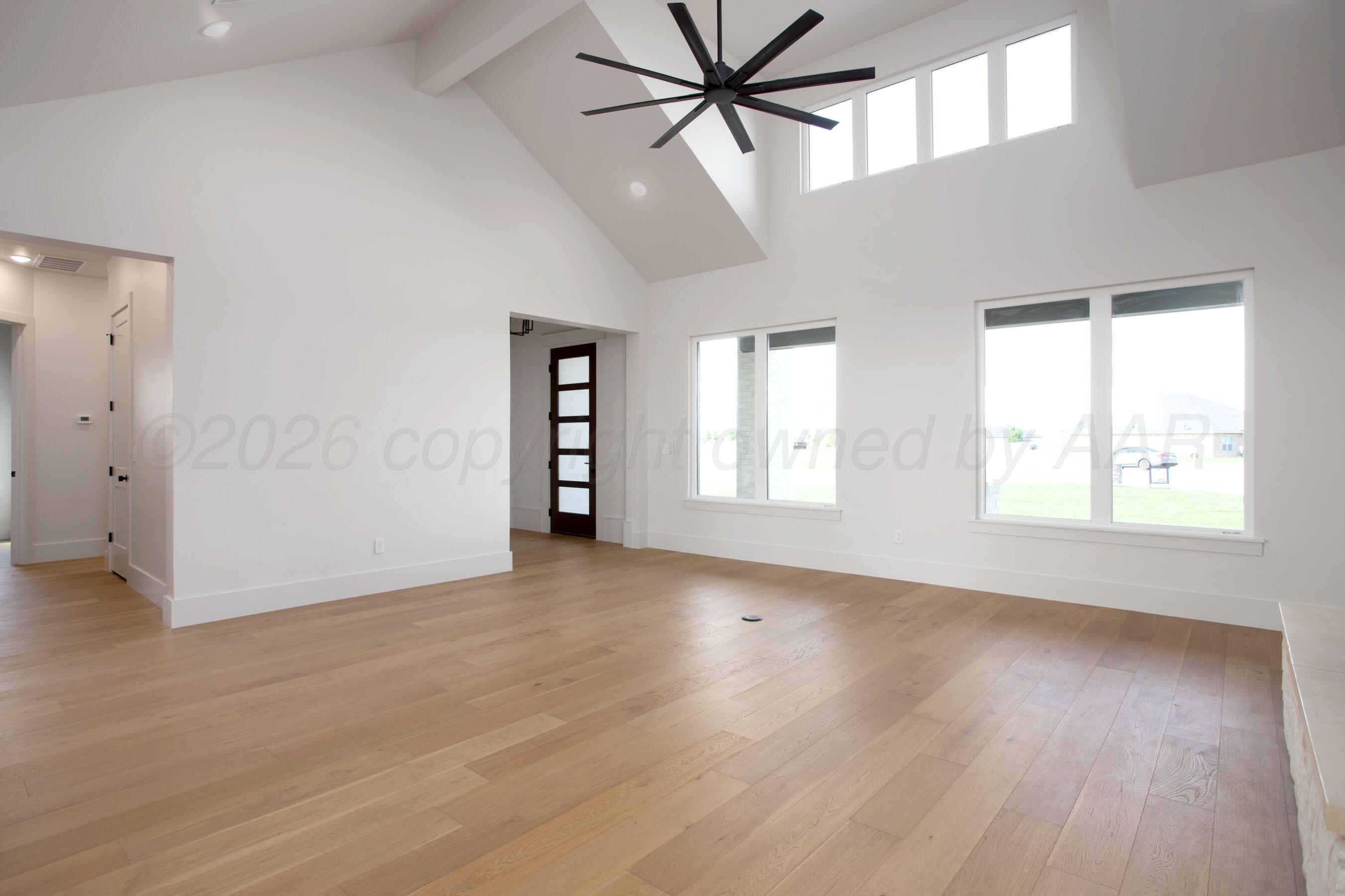 2300 Thunderhead Street Property Photo 7
