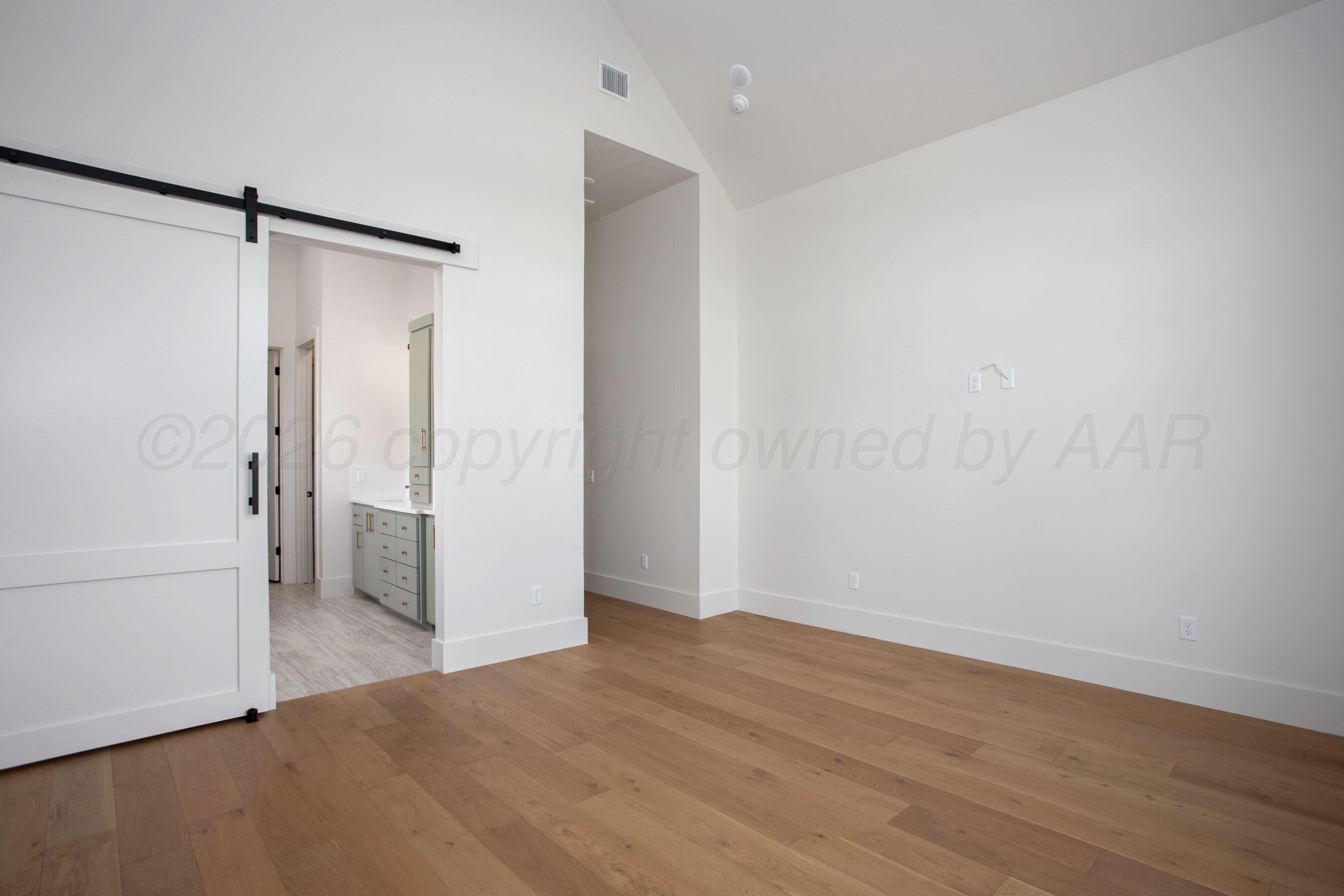 2300 Thunderhead Street Property Photo 17