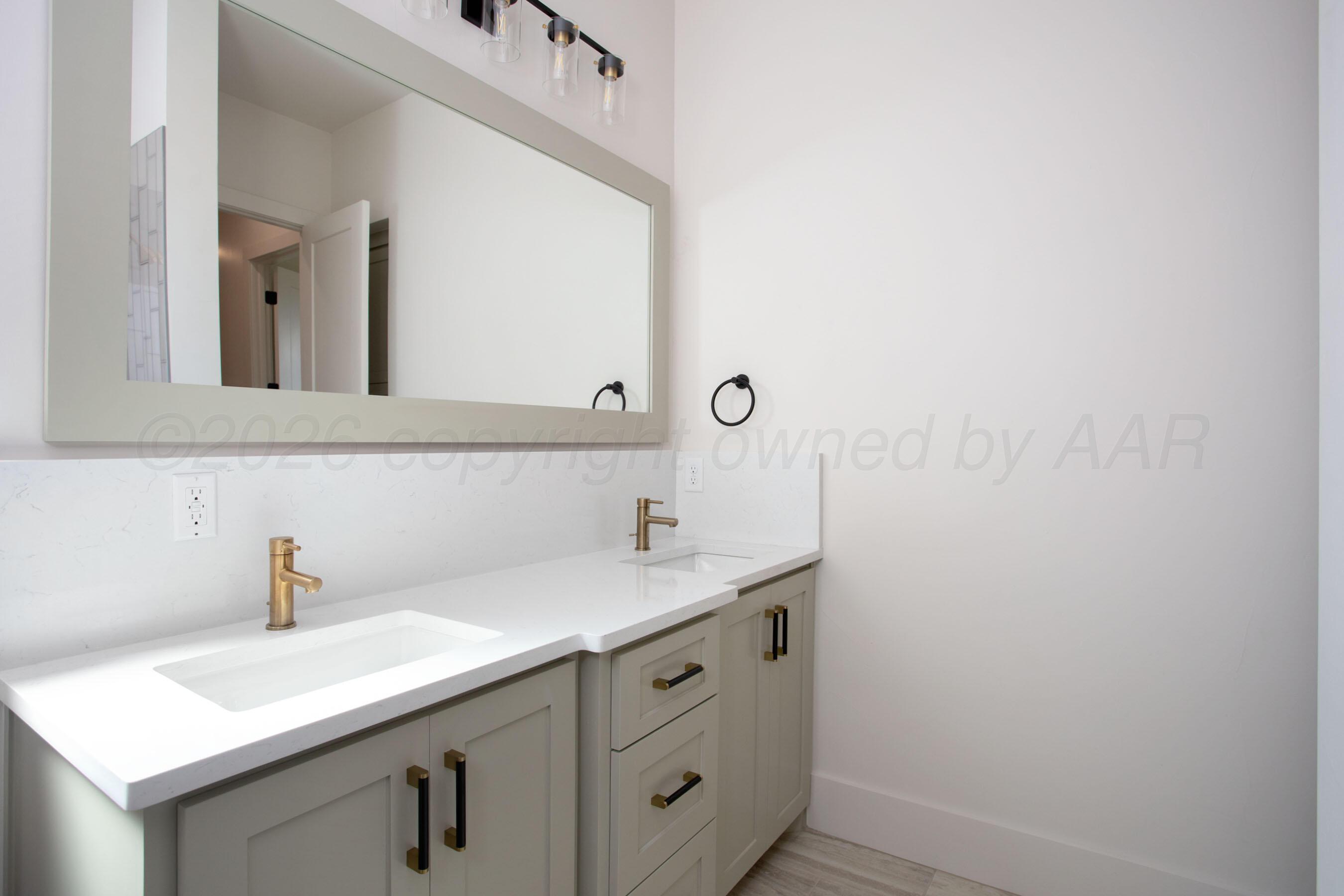 2300 Thunderhead Street Property Photo 30