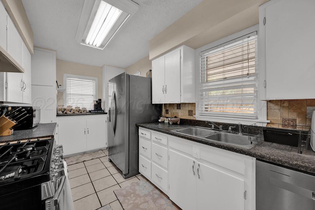1919 S Milam Street Property Photo 11