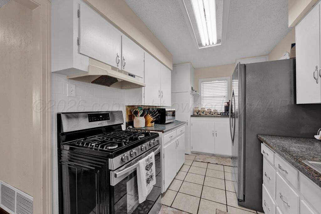 1919 S Milam Street Property Photo 12