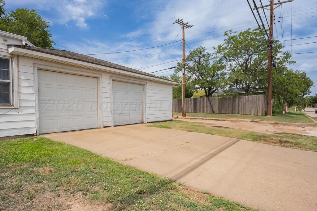 1919 S Milam Street Property Photo 22