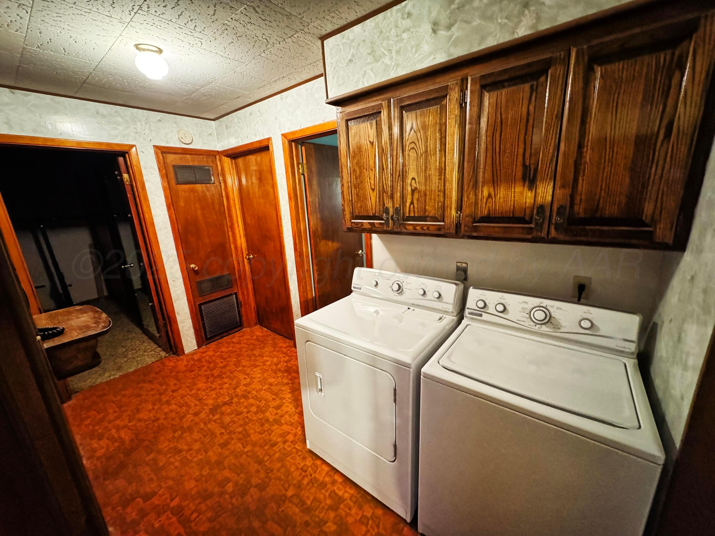 1909 Eton Drive Property Photo 6