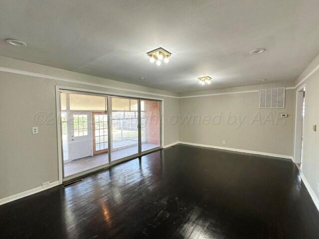 321 S Barkley Street Property Photo 11