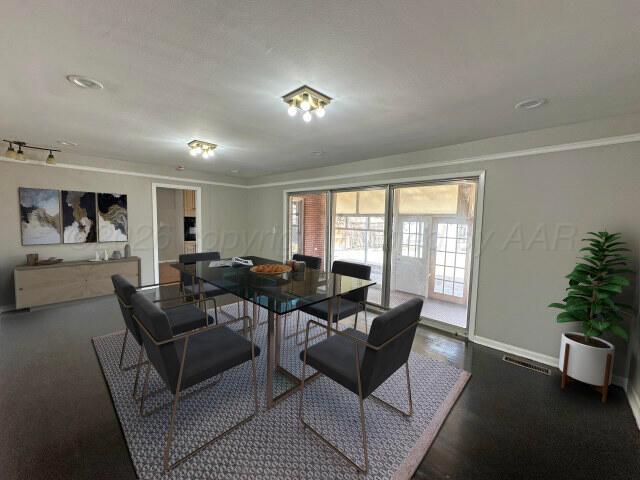321 S Barkley Street Property Photo 13