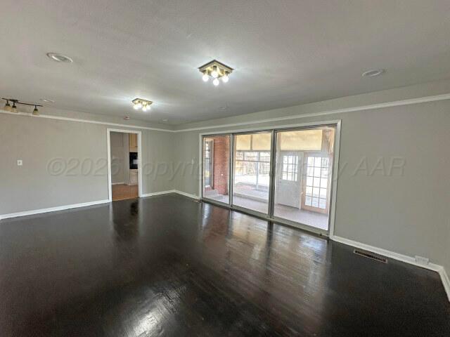 321 S Barkley Street Property Photo 14
