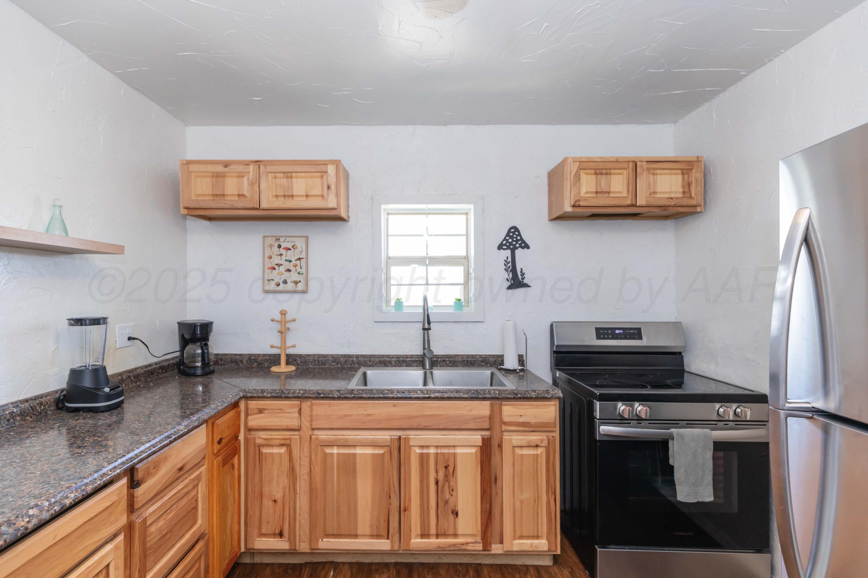 105 Poplar Street Property Photo 10