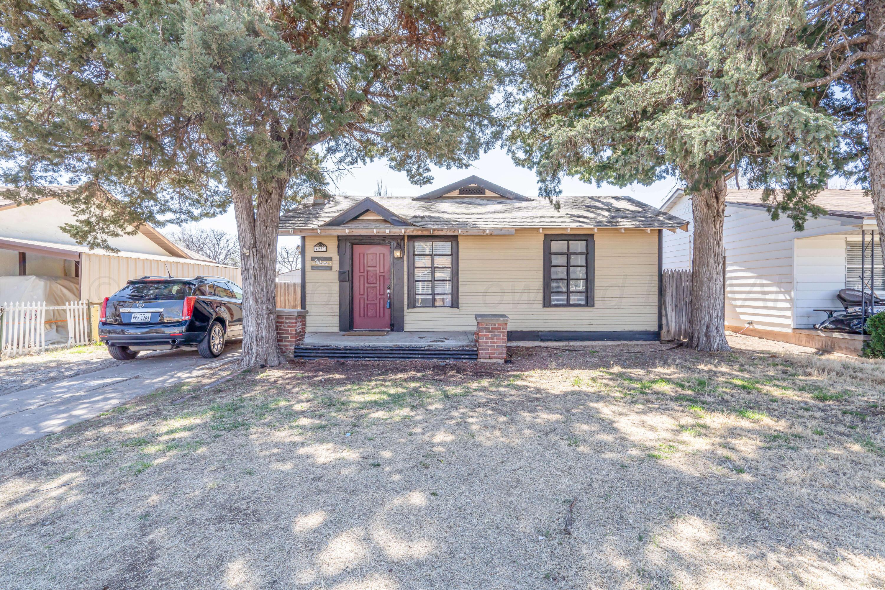 4233 SW 14th Avenue Property Photo 1